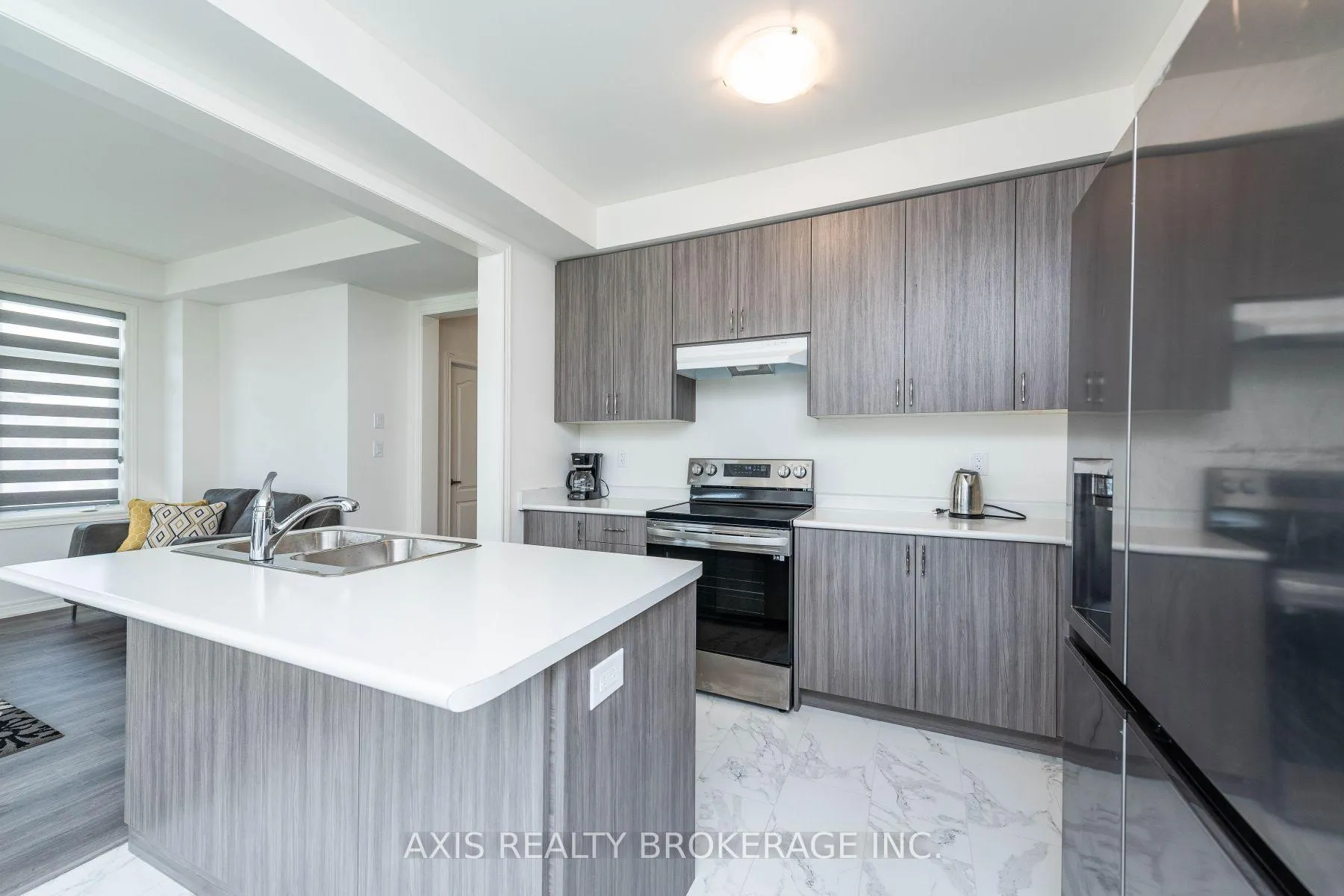 Photo 11 of 43 Silver Meadow Gardens, Hamilton, Waterdown — HOMEH