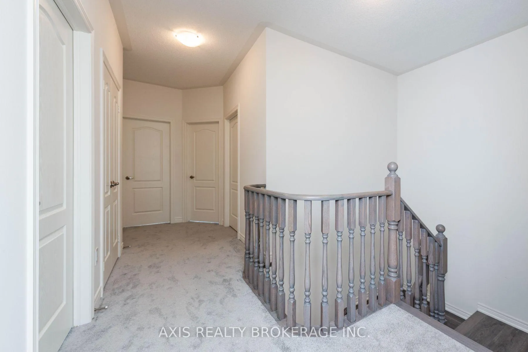 Photo 16 of 43 Silver Meadow Gardens, Hamilton, Waterdown — HOMEH