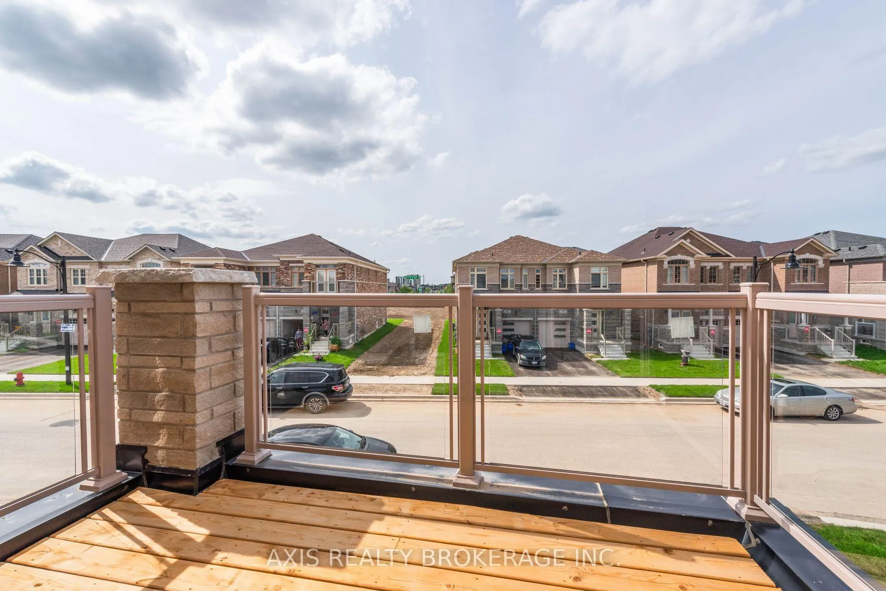 Photo 27 of 43 Silver Meadow Gardens, Hamilton, Waterdown — HOMEH