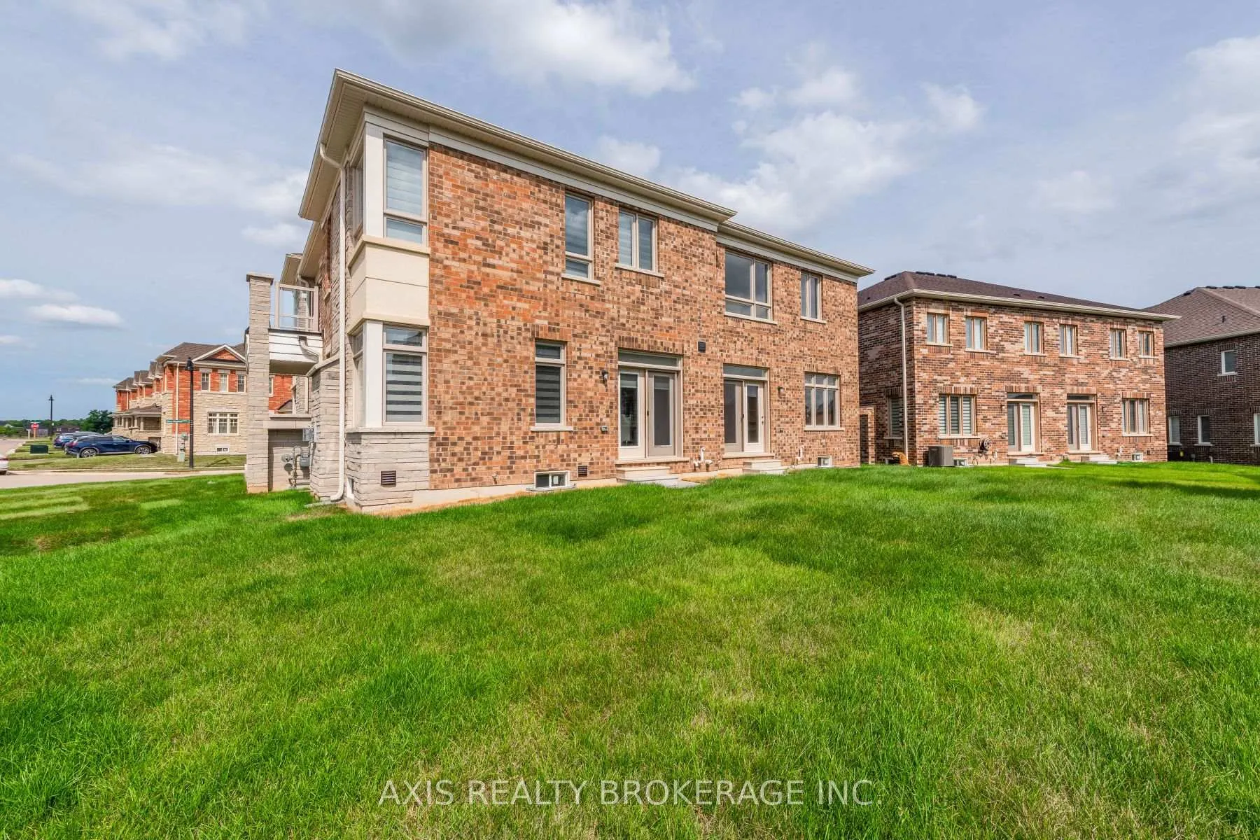 Photo 28 of 43 Silver Meadow Gardens, Hamilton, Waterdown — HOMEH