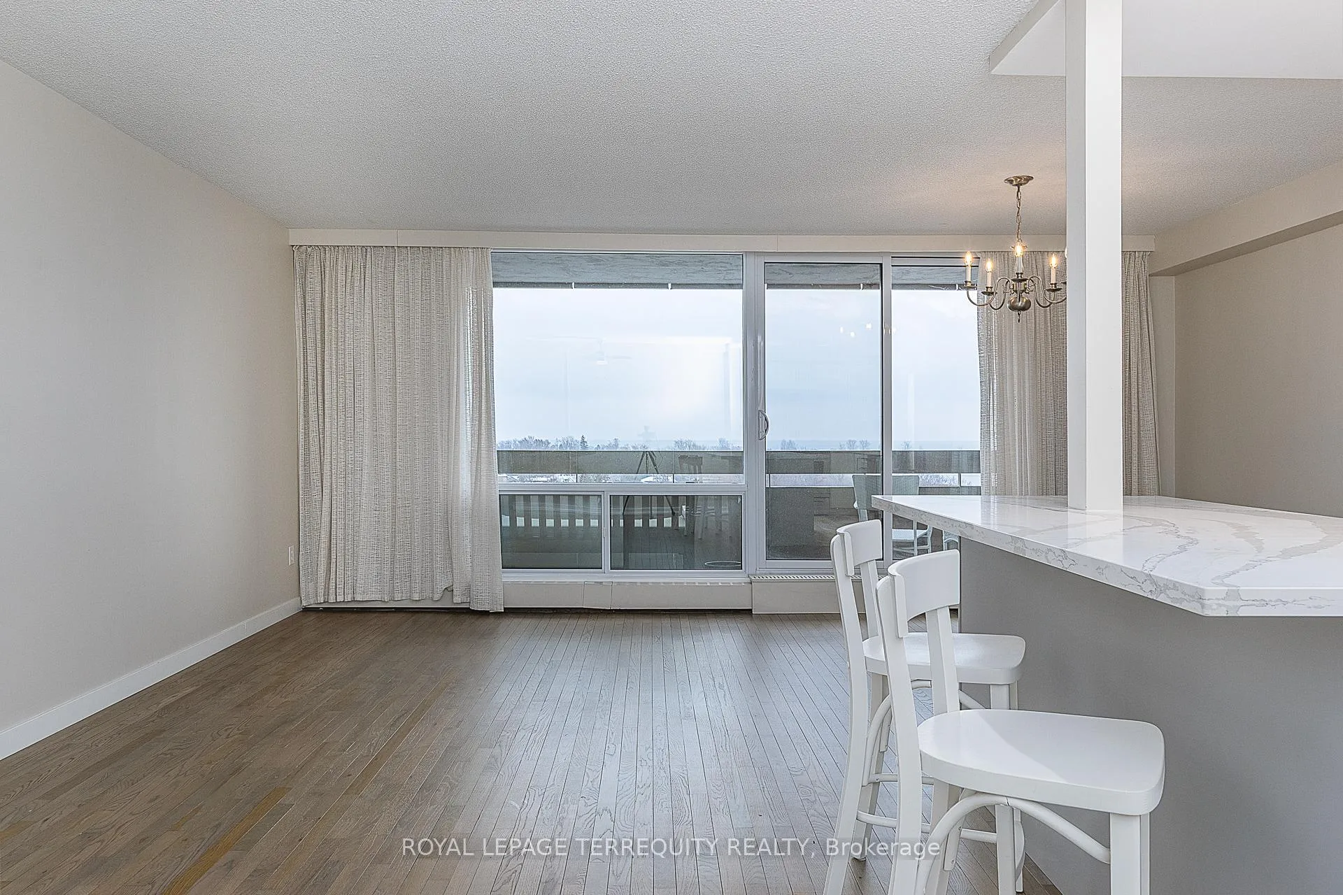 Photo 3 of Unit 807, 1210 Radom Street, Pickering, Bay Ridges — HOMEH