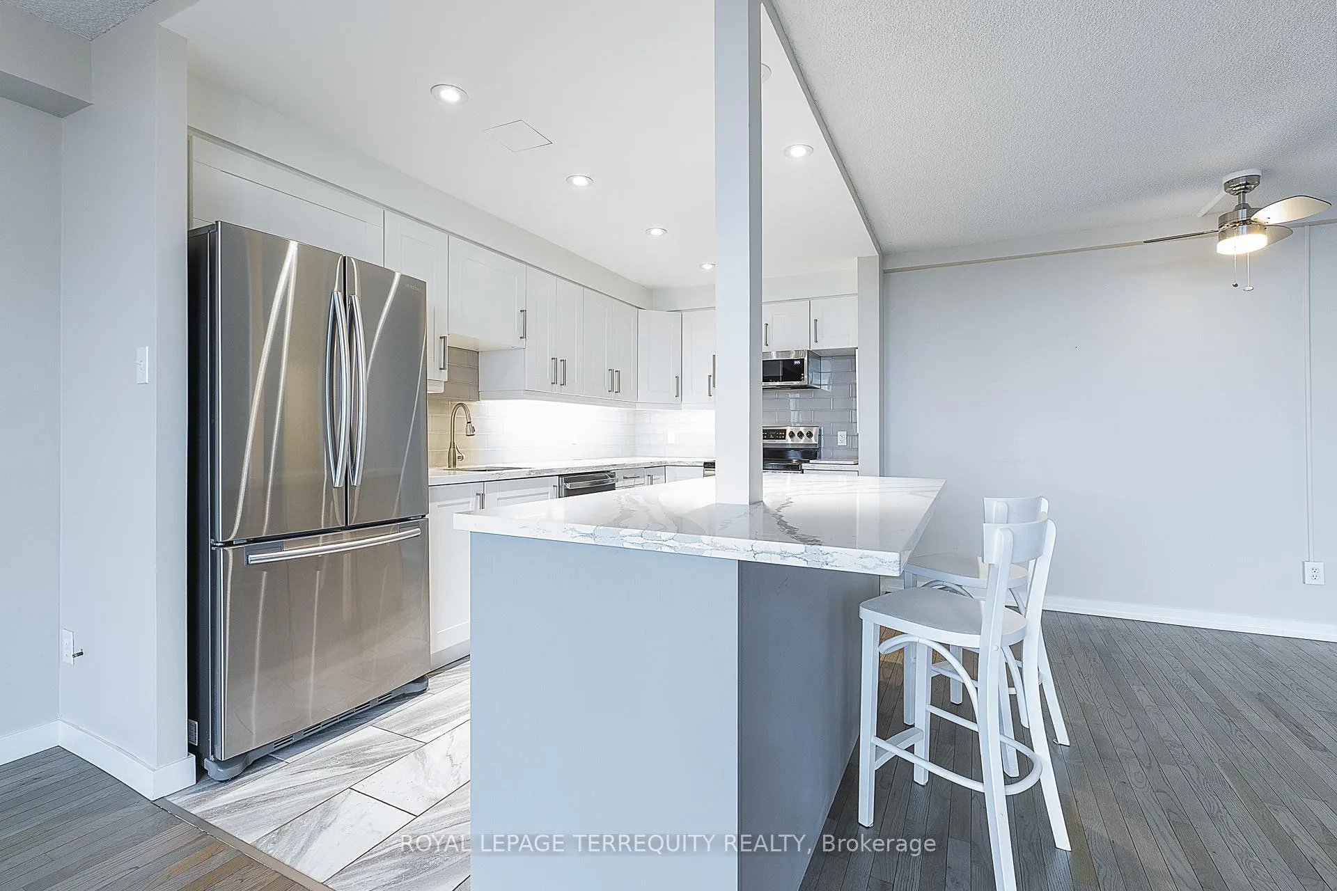 Photo 6 of Unit 807, 1210 Radom Street, Pickering, Bay Ridges — HOMEH