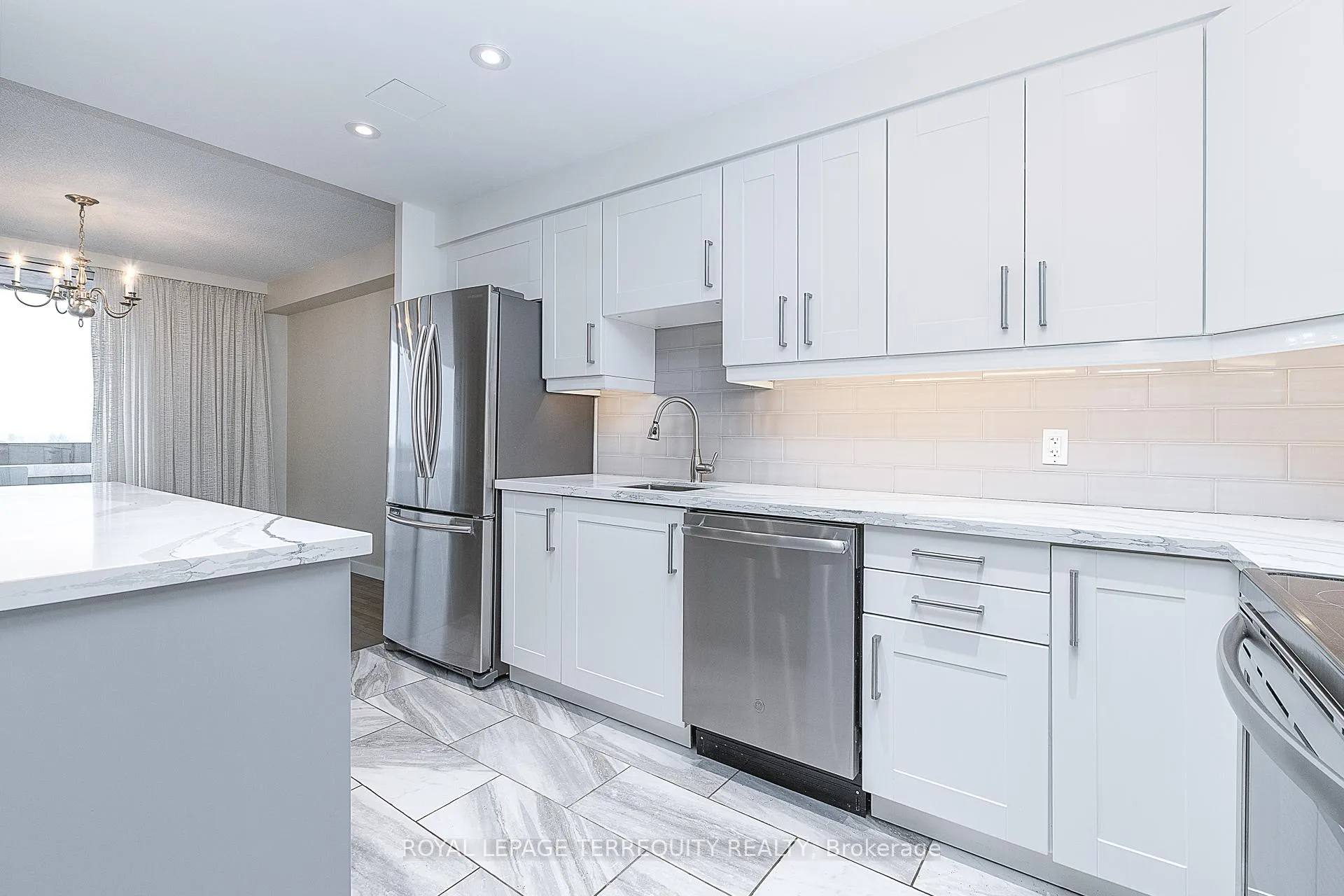 Photo 8 of Unit 807, 1210 Radom Street, Pickering, Bay Ridges — HOMEH