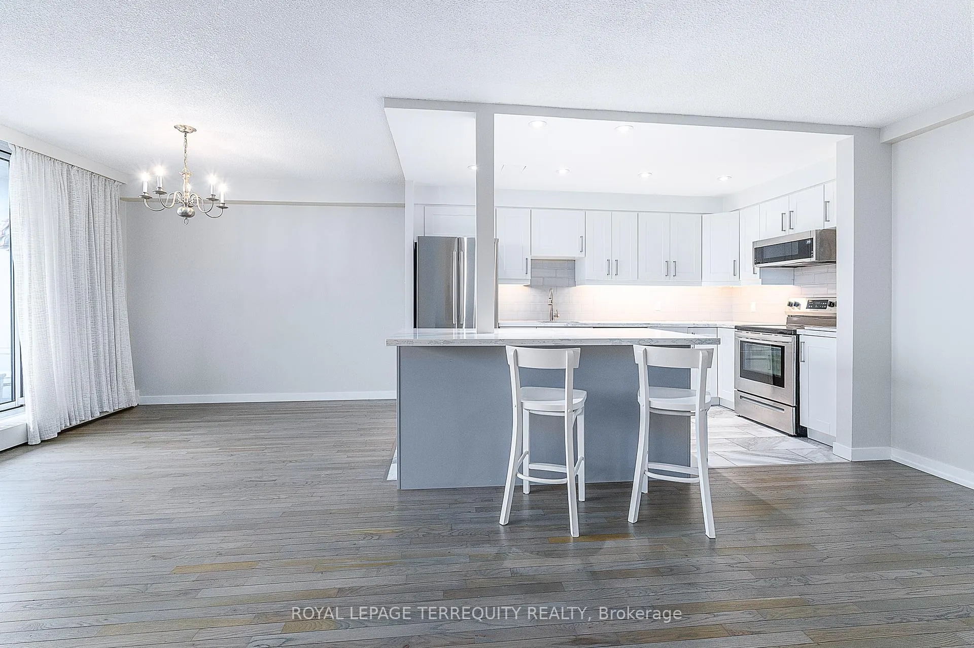 Photo 9 of Unit 807, 1210 Radom Street, Pickering, Bay Ridges — HOMEH