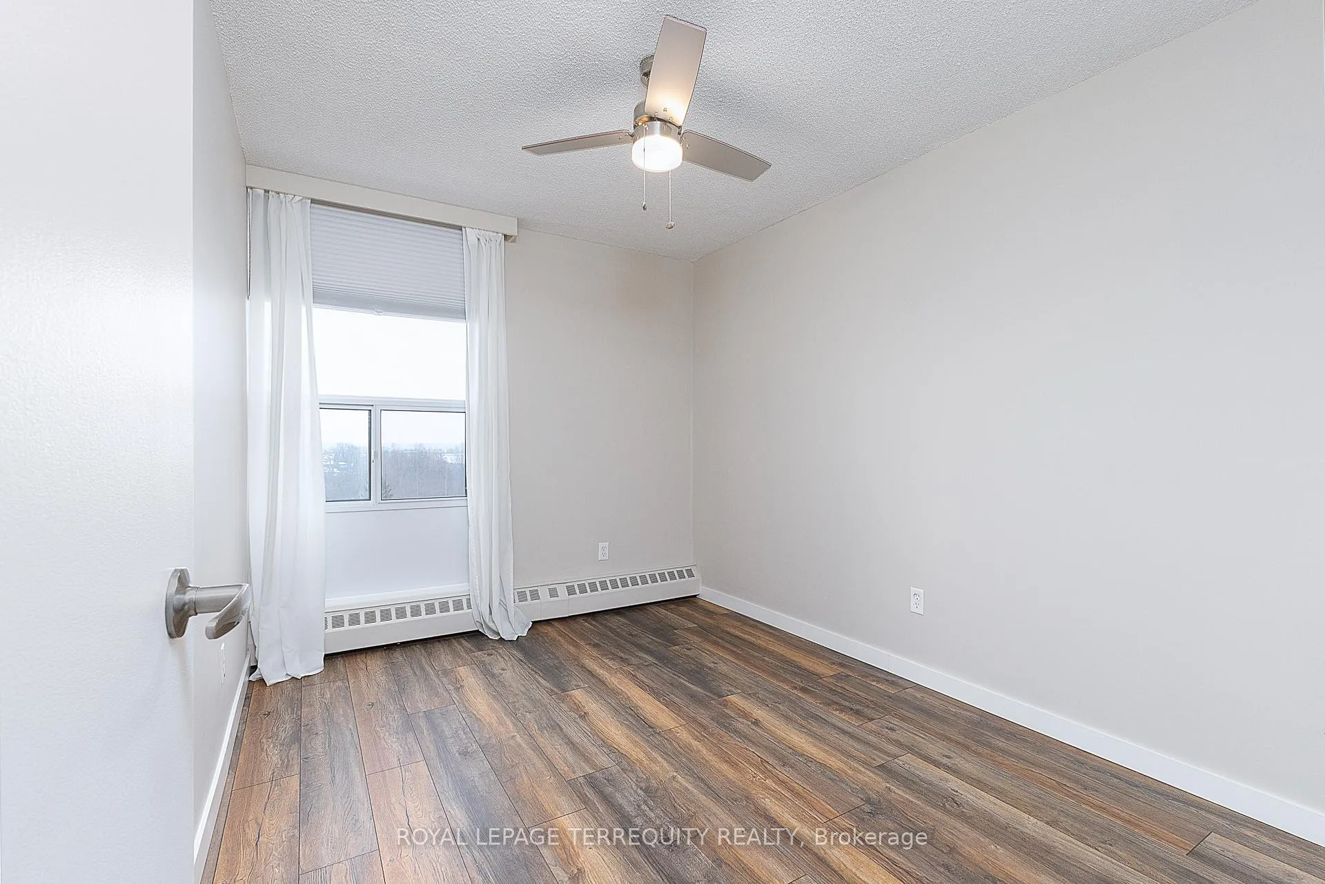 Photo 11 of Unit 807, 1210 Radom Street, Pickering, Bay Ridges — HOMEH