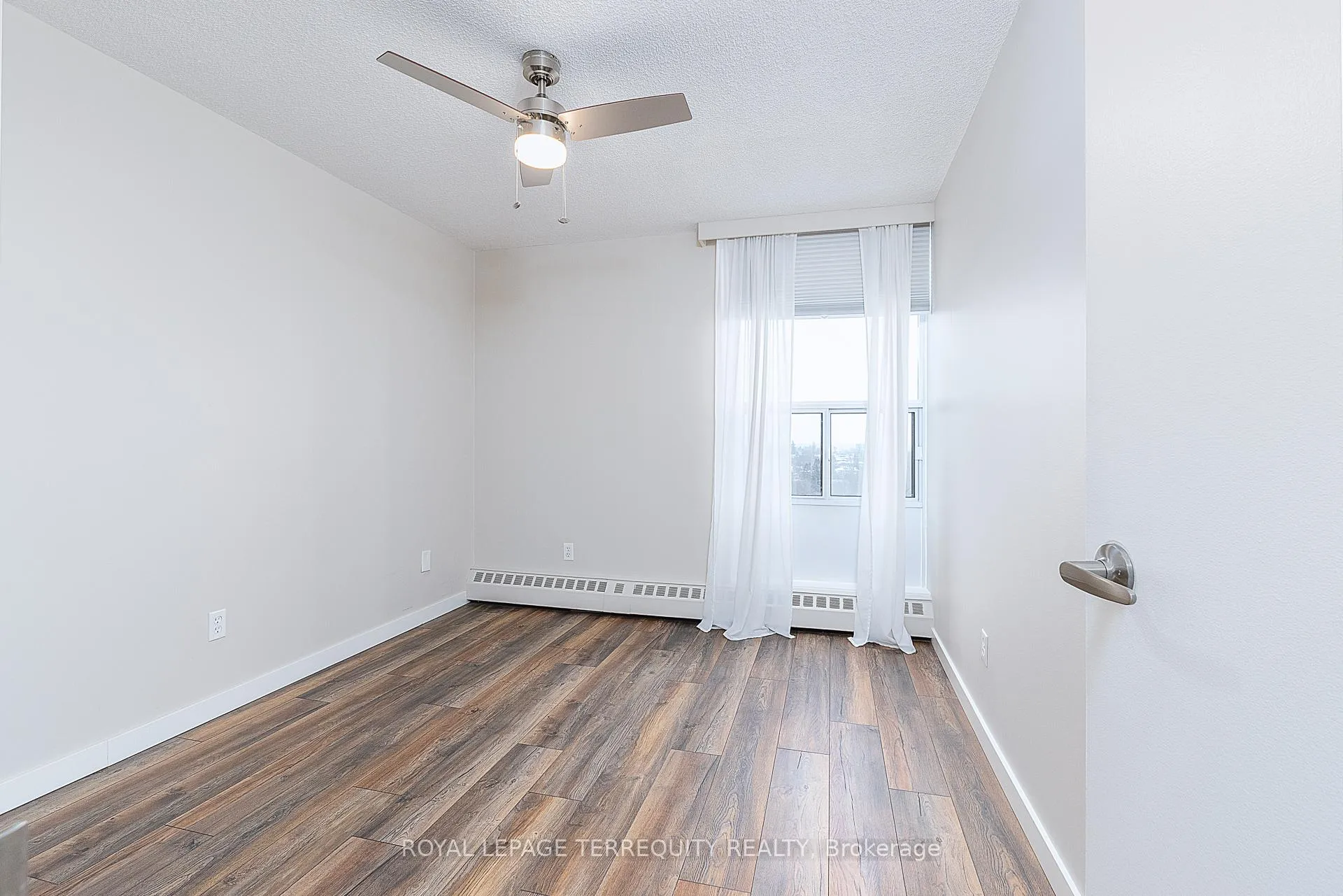 Photo 14 of Unit 807, 1210 Radom Street, Pickering, Bay Ridges — HOMEH
