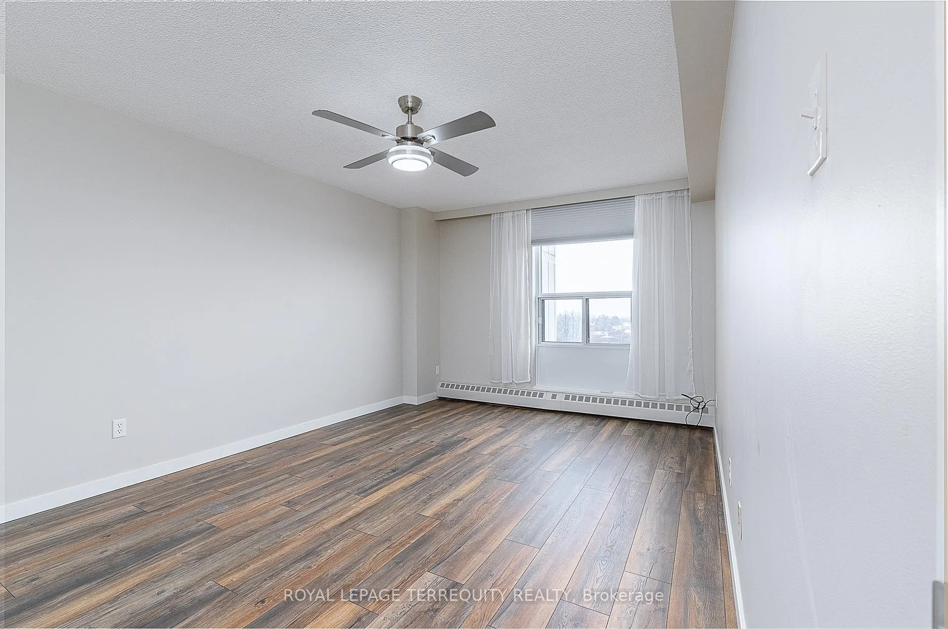 Photo 16 of Unit 807, 1210 Radom Street, Pickering, Bay Ridges — HOMEH