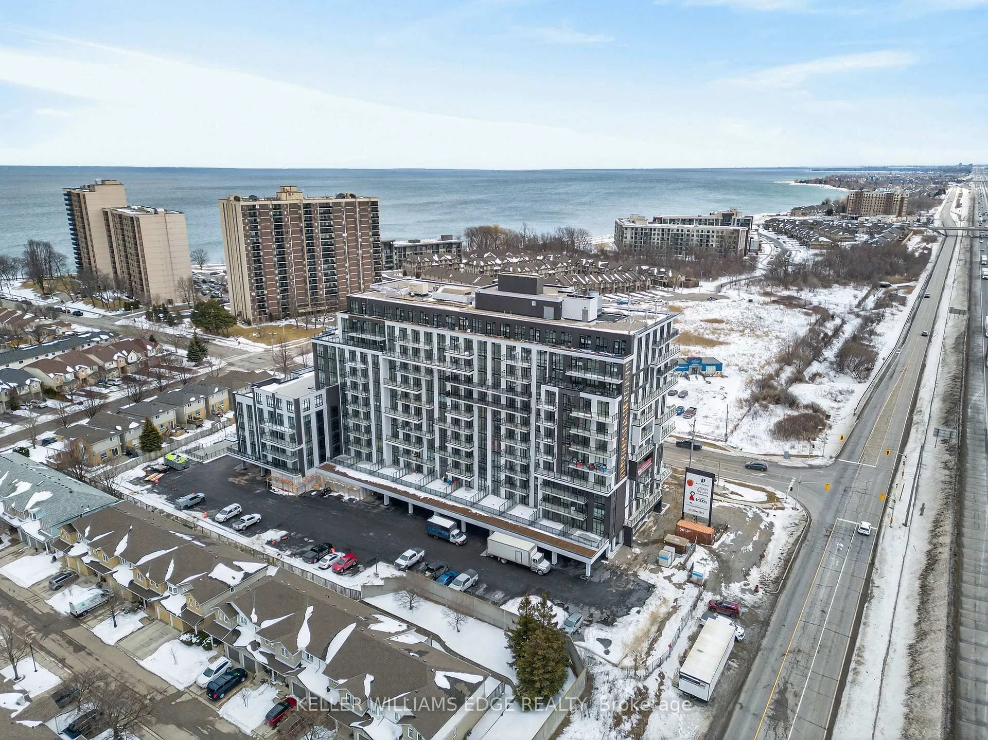 Photo 3 of 461 Green Road, Hamilton, Lakeshore — HOMEH