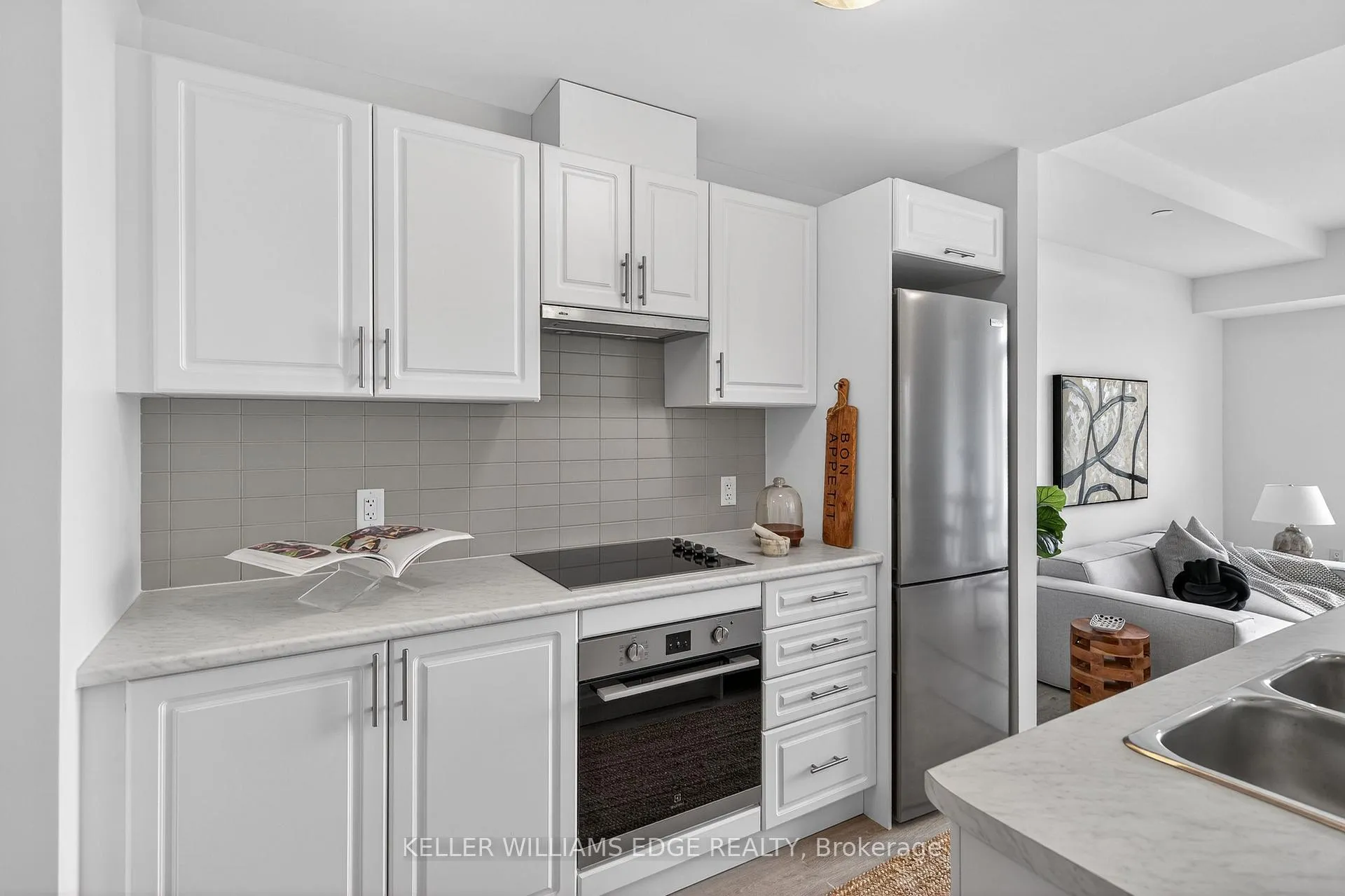 Photo 10 of 461 Green Road, Hamilton, Lakeshore — HOMEH