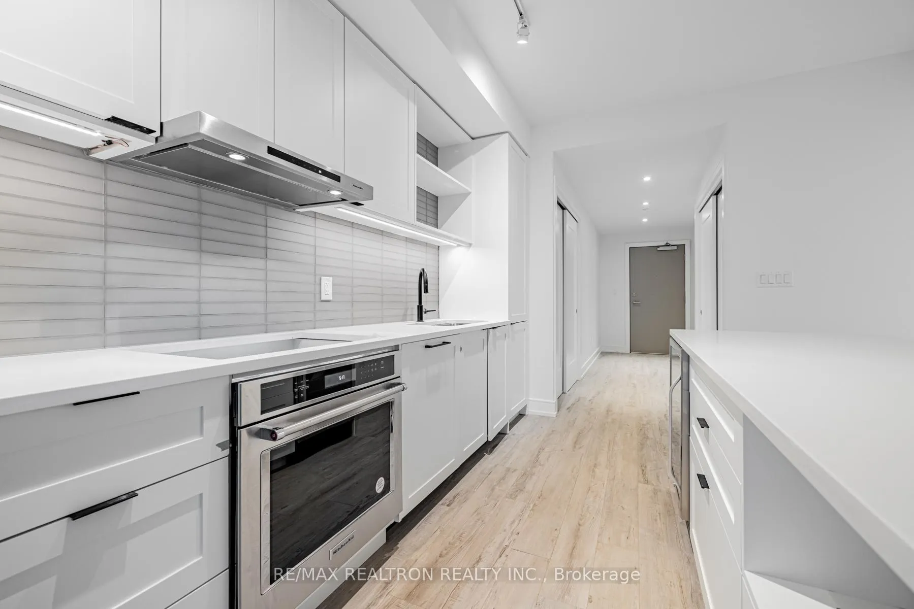 Photo 14 of Unit 814, 185 Dunlop Street E, Barrie, Lakeshore — HOMEH
