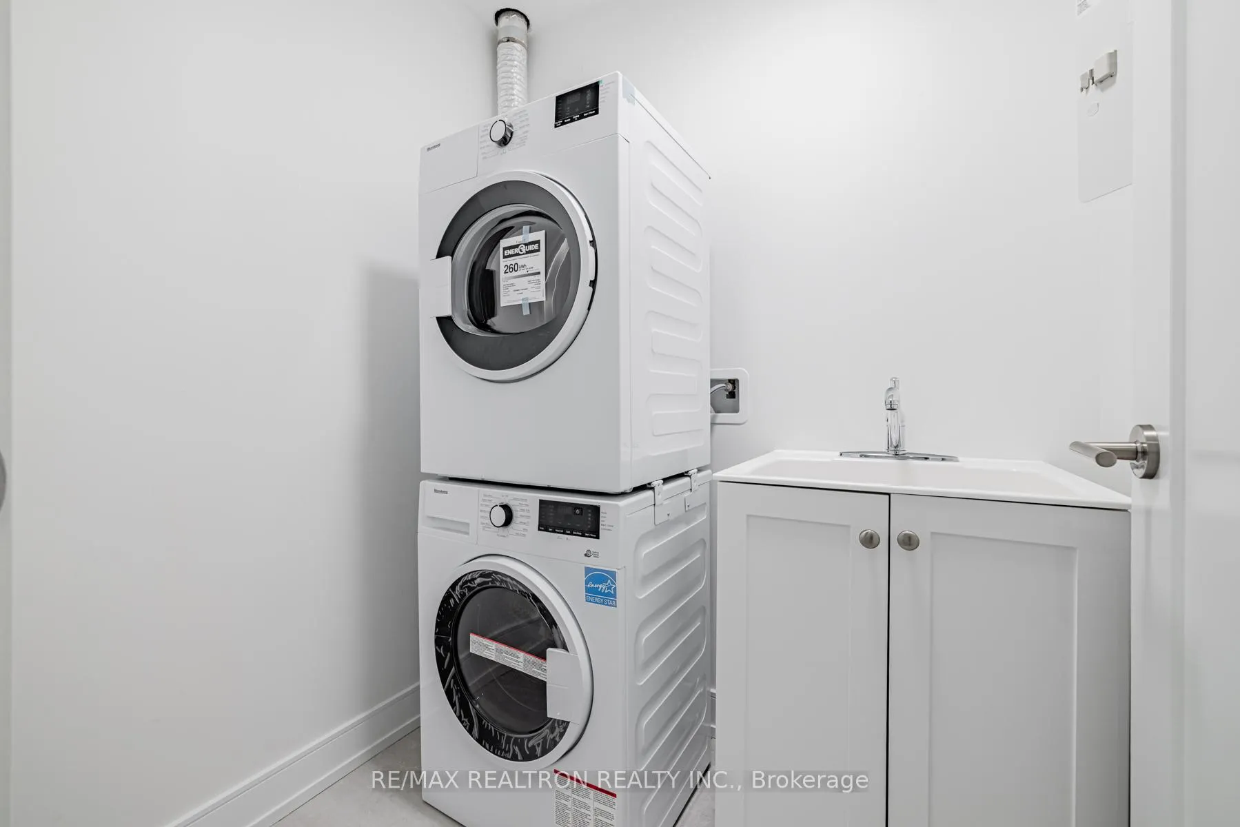 Photo 18 of Unit 814, 185 Dunlop Street E, Barrie, Lakeshore — HOMEH