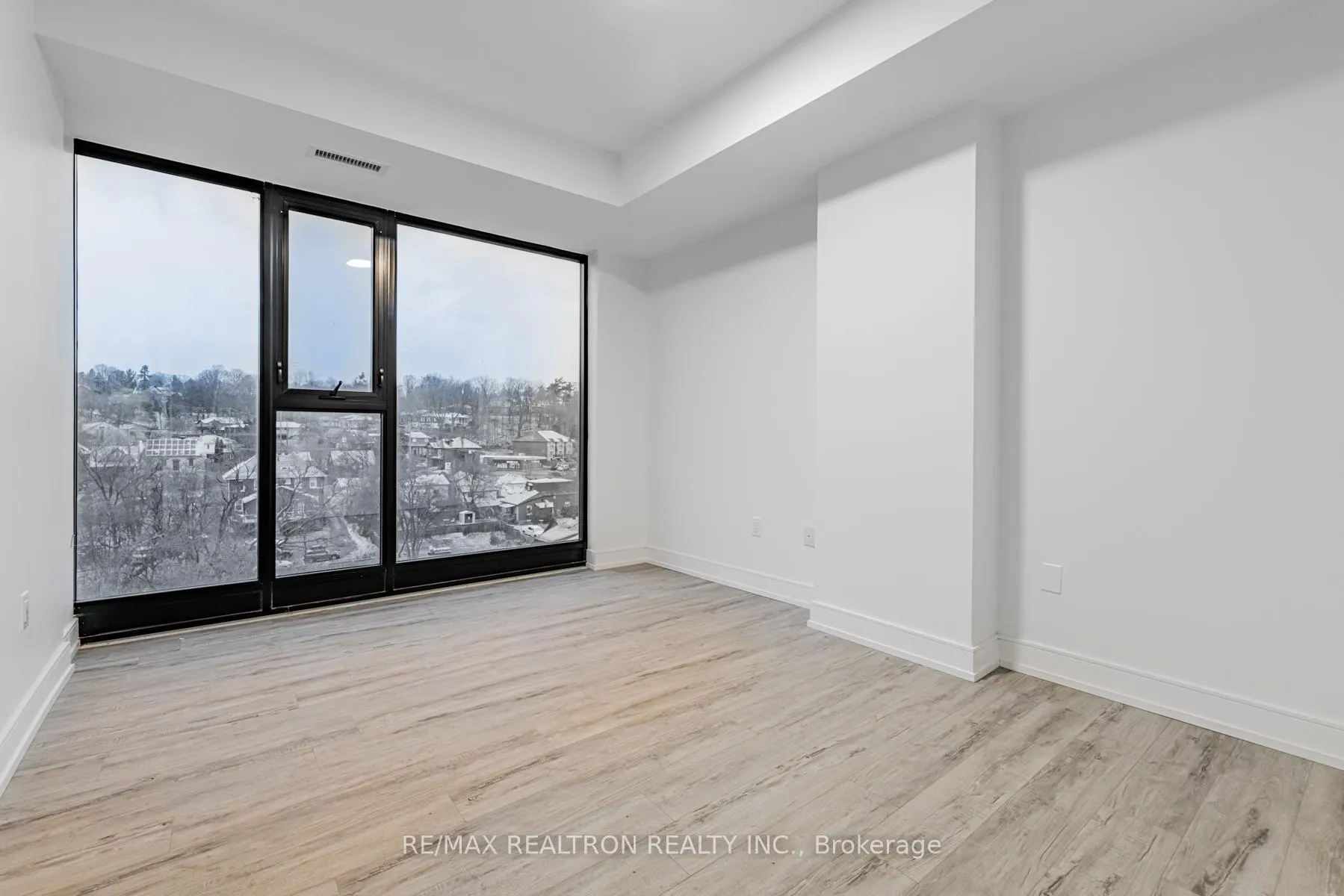 Photo 22 of Unit 814, 185 Dunlop Street E, Barrie, Lakeshore — HOMEH