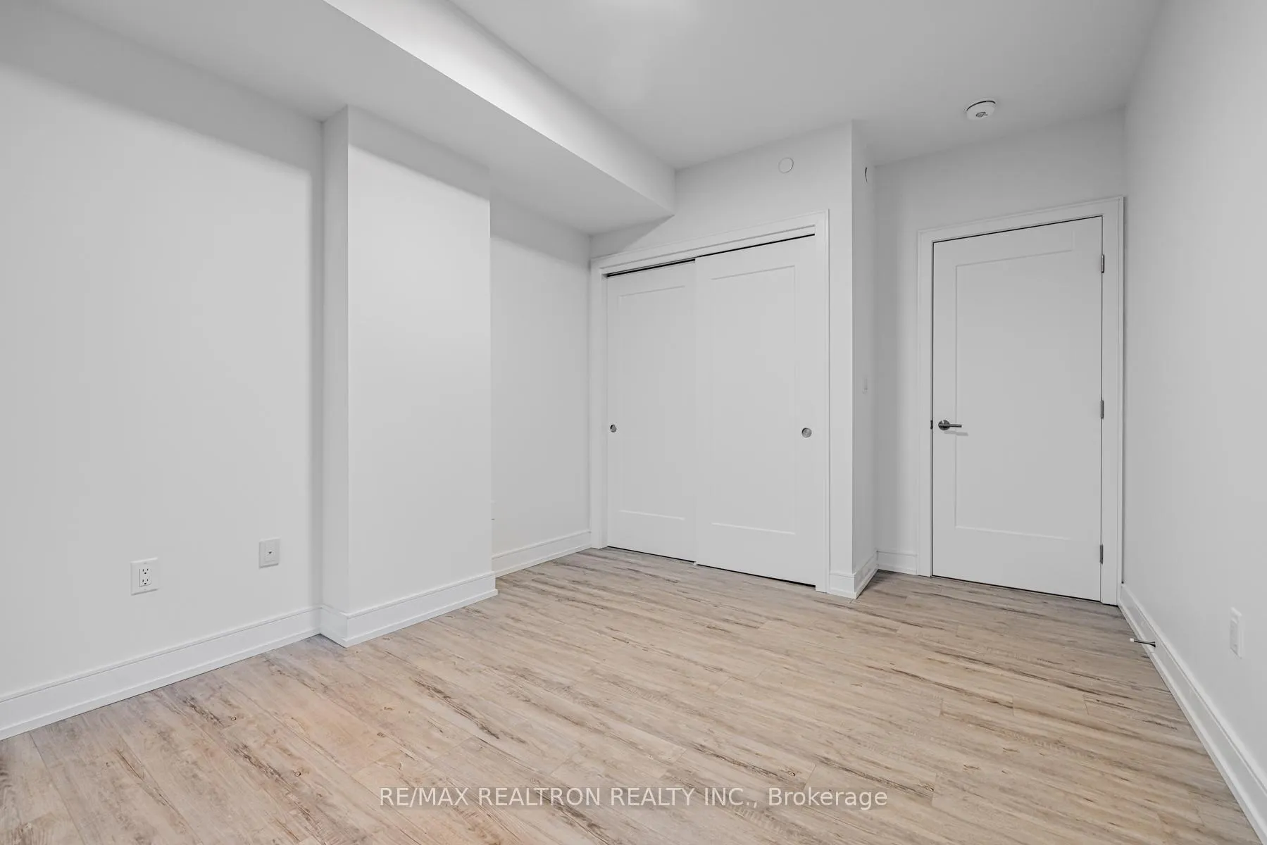 Photo 23 of Unit 814, 185 Dunlop Street E, Barrie, Lakeshore — HOMEH