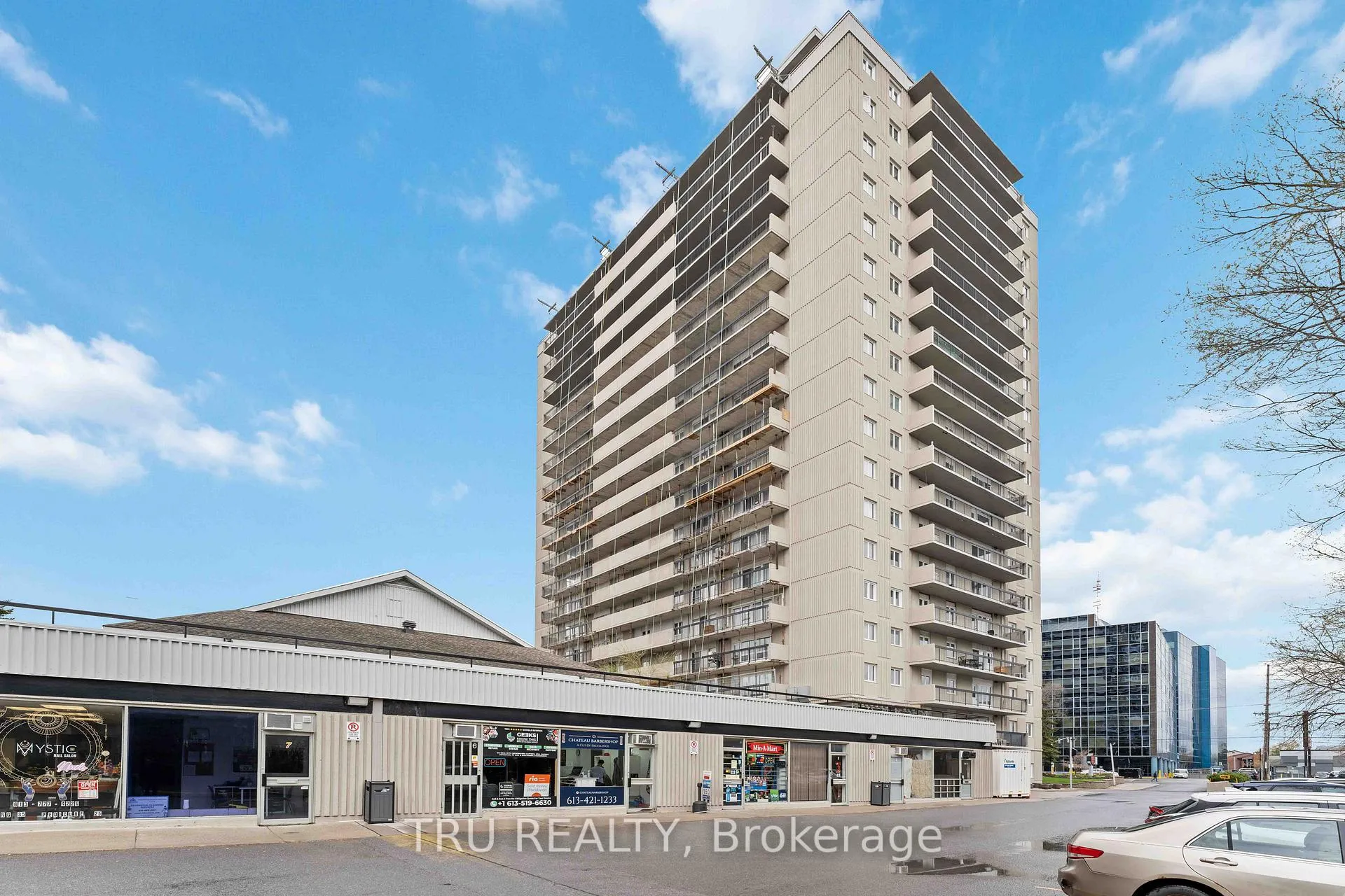 Photo 3 of Unit PH4, 158A McArthur Avenue, Ottawa, Vanier — HOMEH