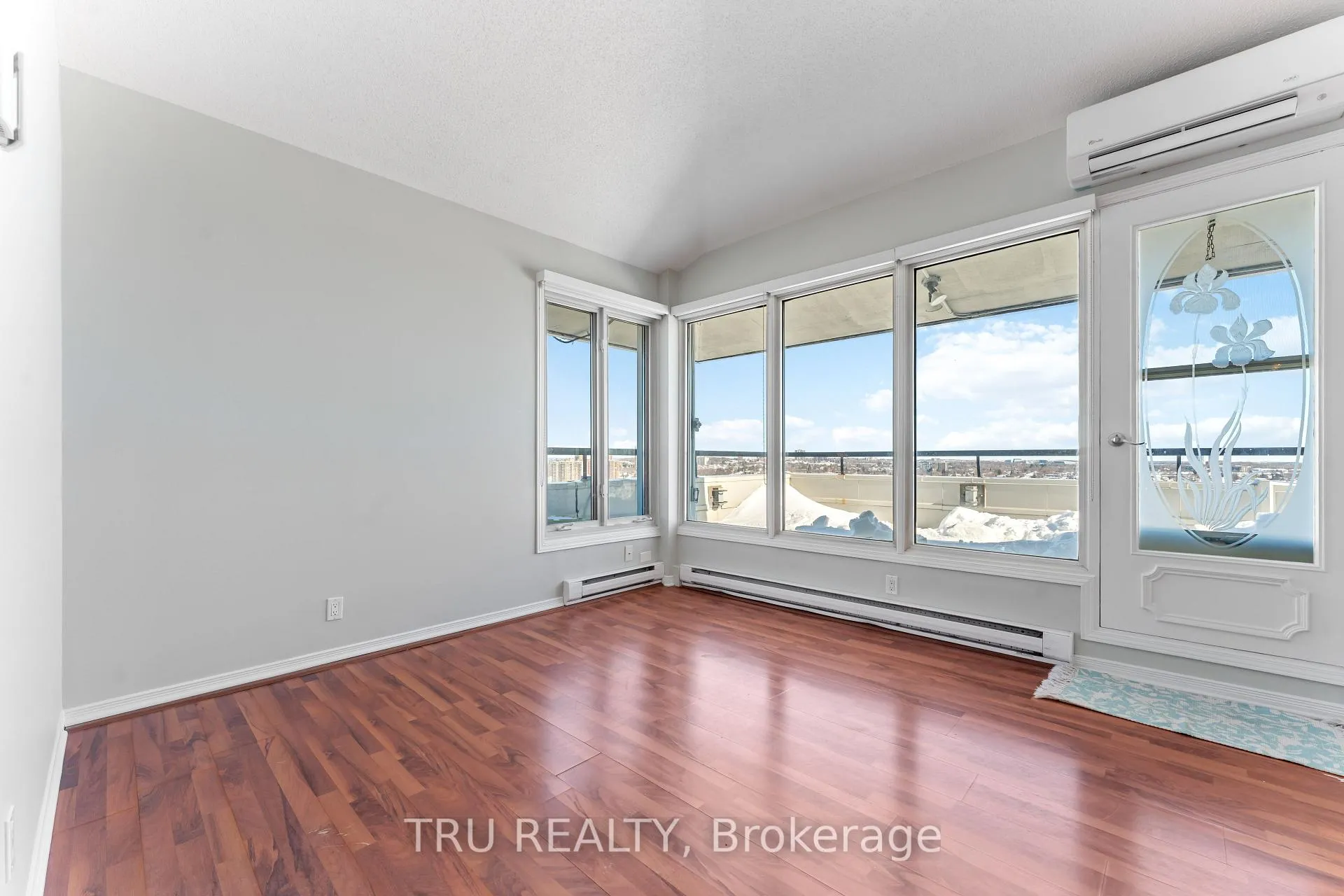 Photo 9 of Unit PH4, 158A McArthur Avenue, Ottawa, Vanier — HOMEH