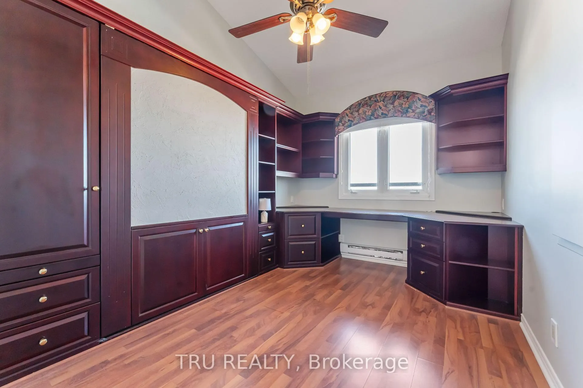 Photo 12 of Unit PH4, 158A McArthur Avenue, Ottawa, Vanier — HOMEH