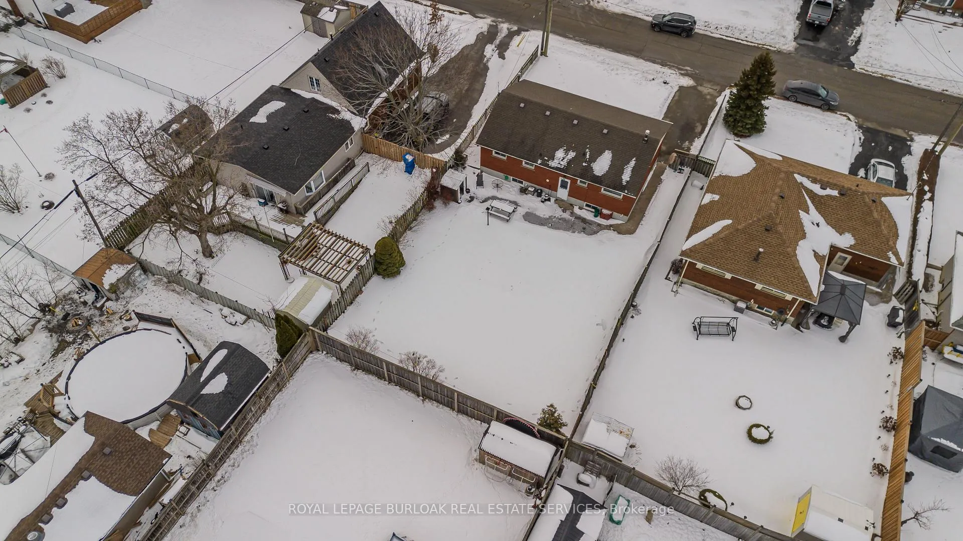 Photo 7 of 4 Cherry Avenue, Grimsby, Grimsby Beach — HOMEH