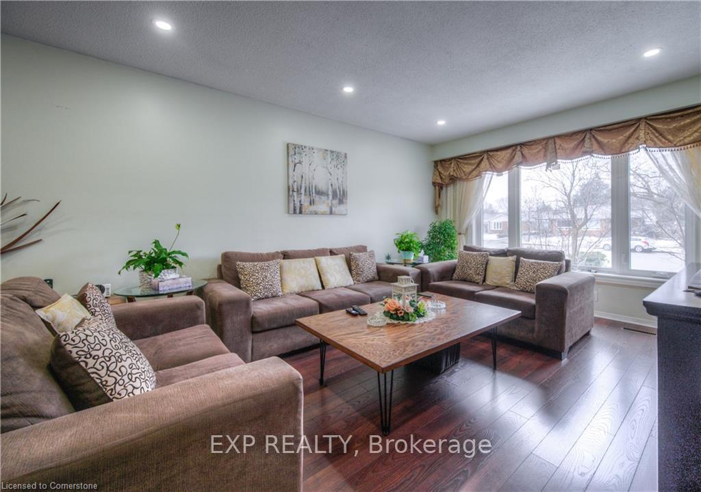 Photo 9 of 74 Markwood Drive, Kitchener — HOMEH
