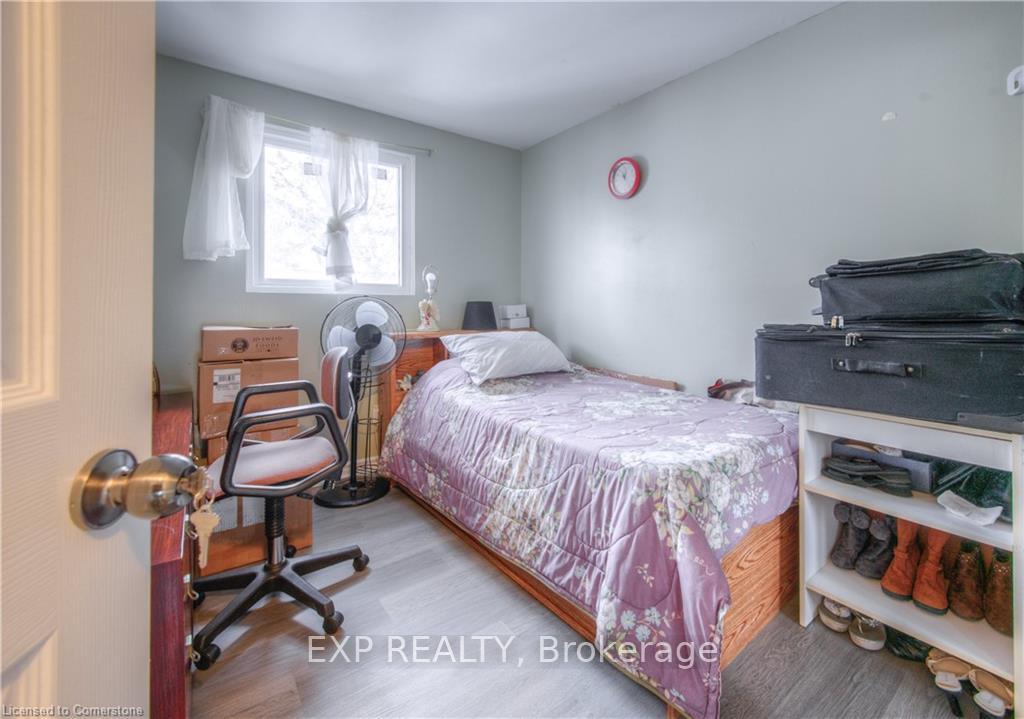 Photo 12 of 74 Markwood Drive, Kitchener — HOMEH