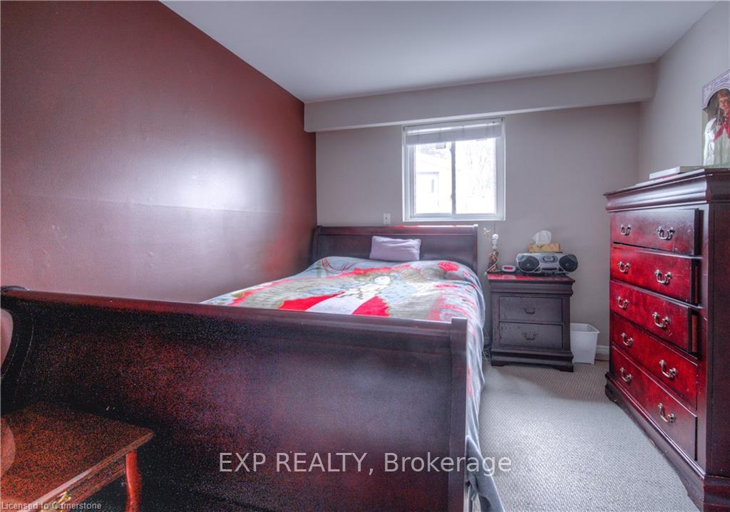 Photo 16 of 74 Markwood Drive, Kitchener — HOMEH