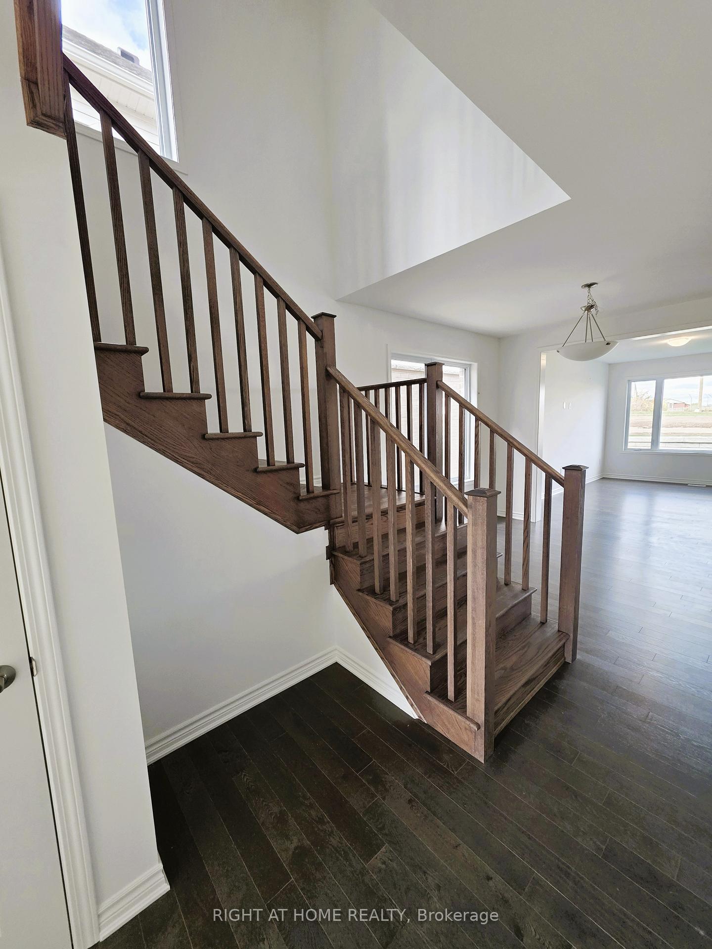 Photo 3 of 274 Millstone Street, Kitchener — HOMEH