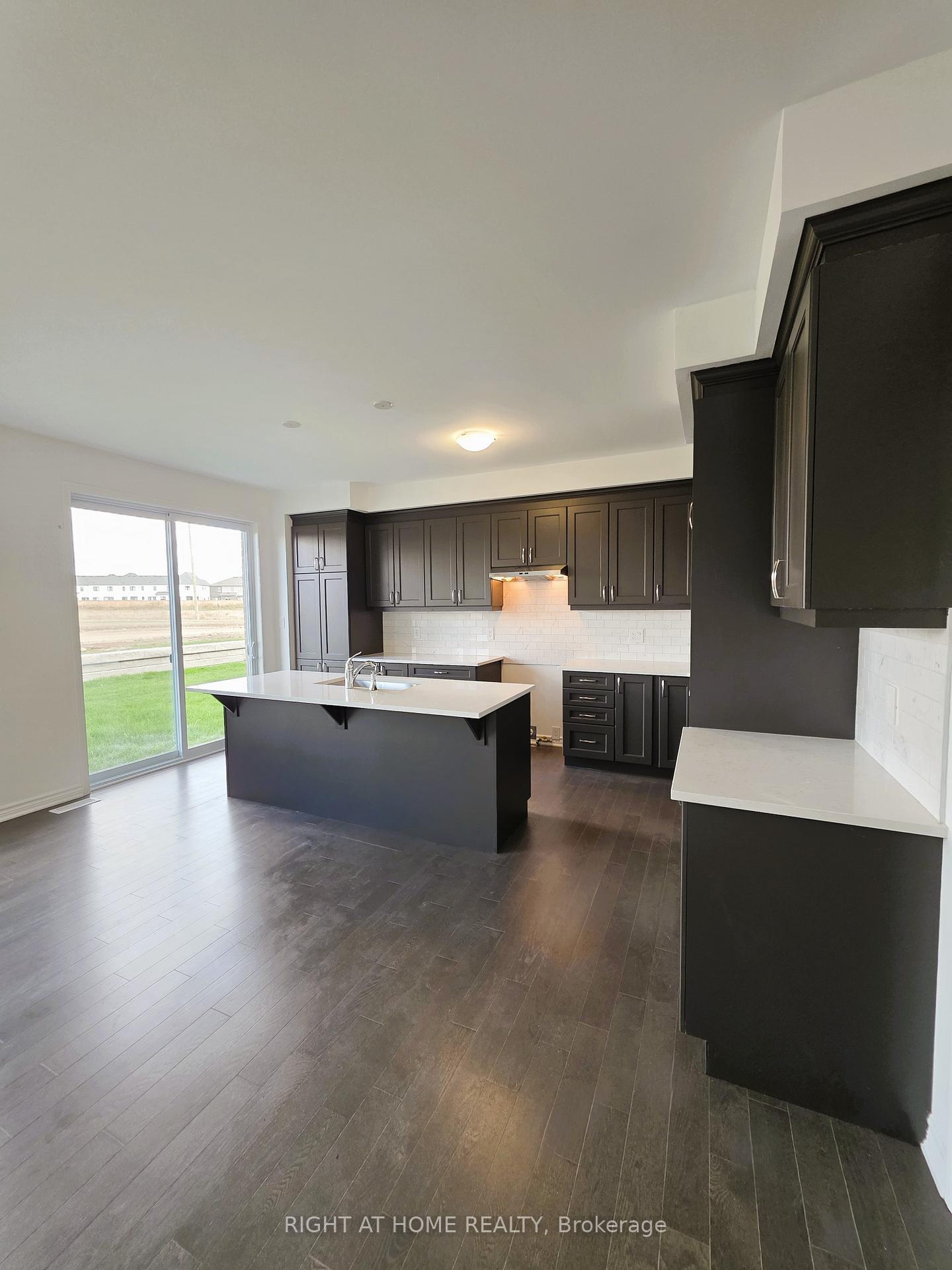 Photo 7 of 274 Millstone Street, Kitchener — HOMEH