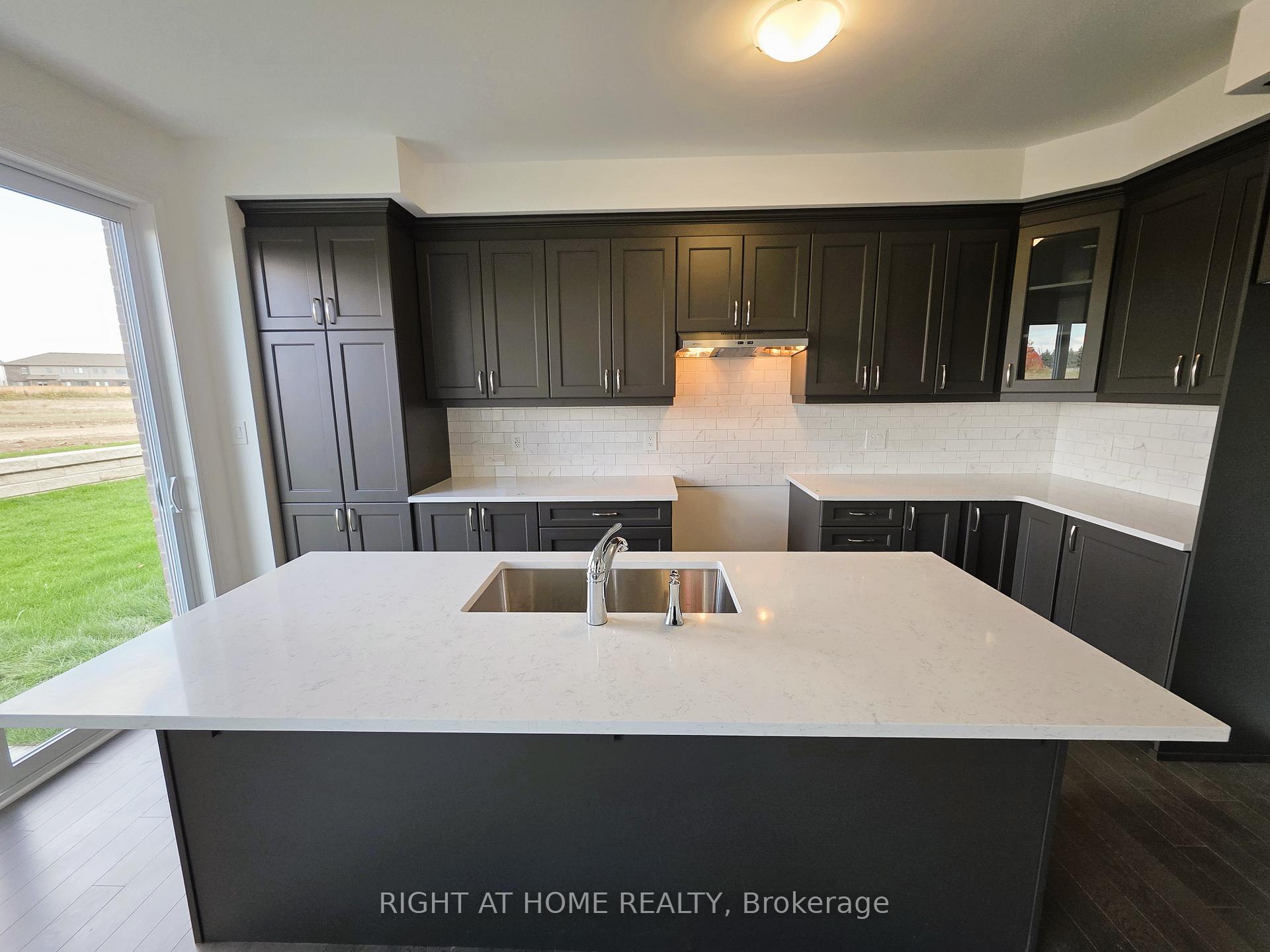 Photo 9 of 274 Millstone Street, Kitchener — HOMEH