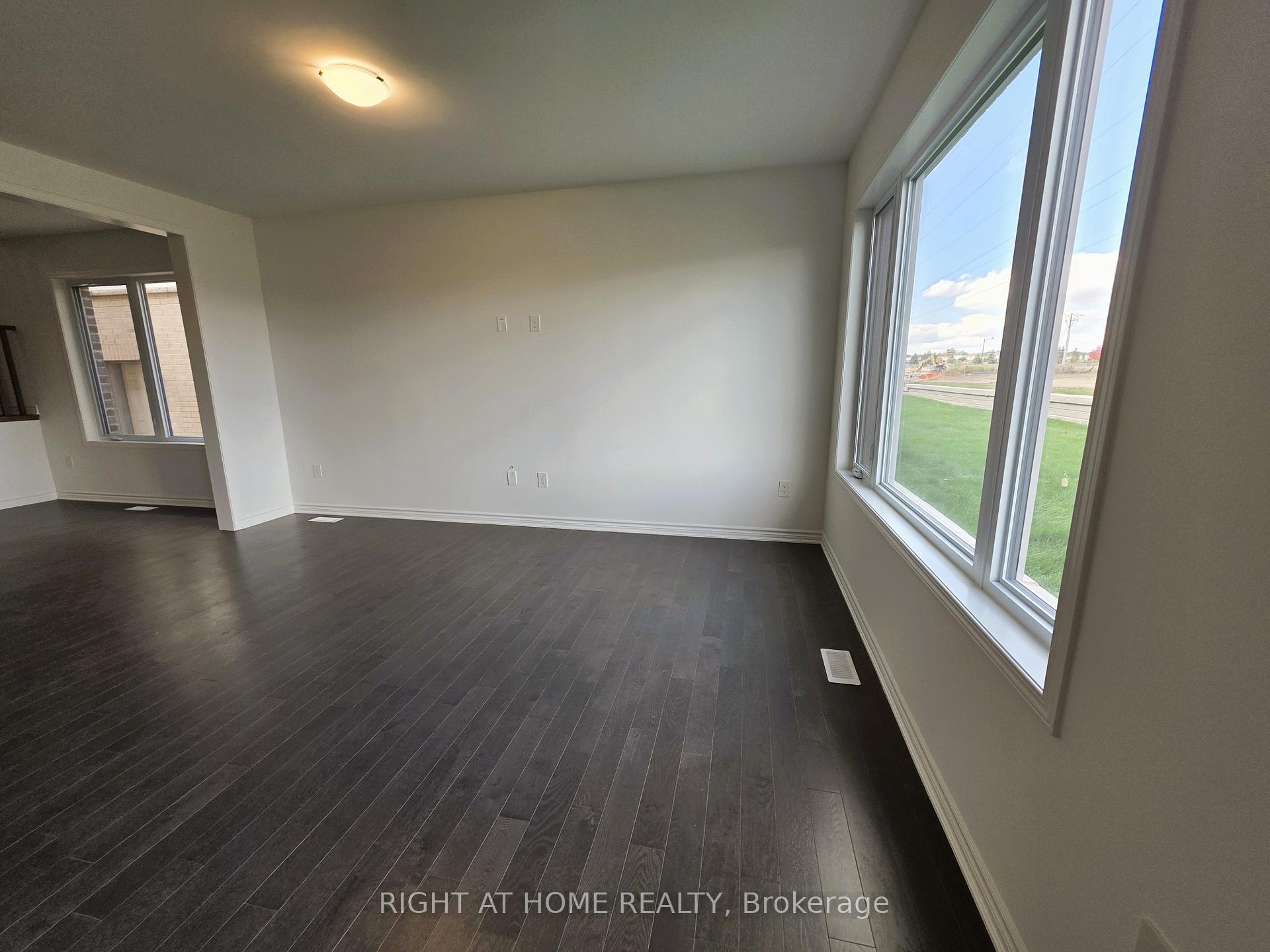 Photo 10 of 274 Millstone Street, Kitchener — HOMEH