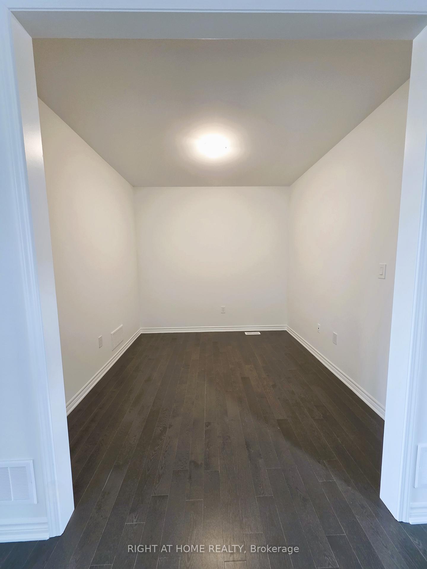 Photo 12 of 274 Millstone Street, Kitchener — HOMEH