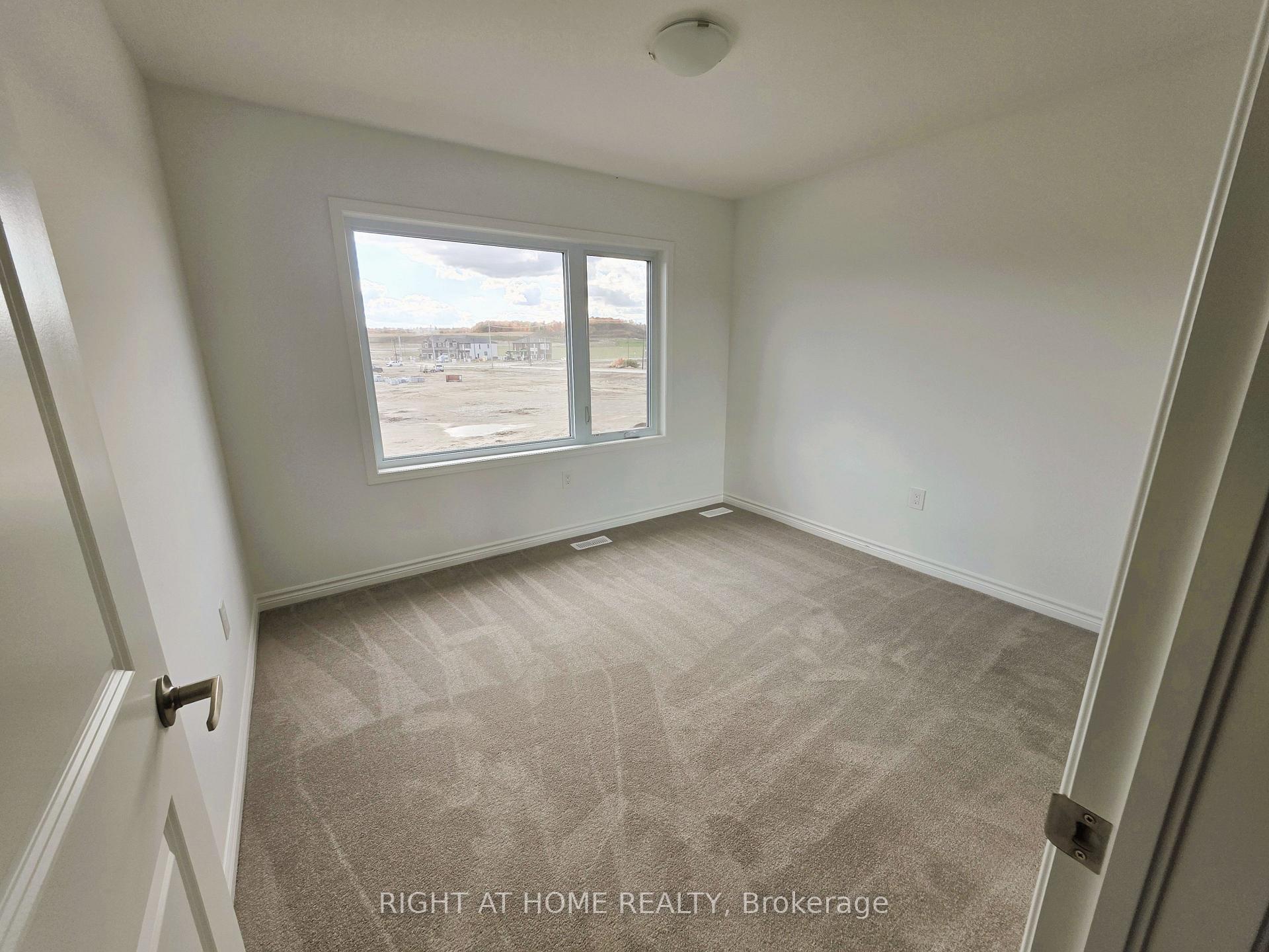 Photo 17 of 274 Millstone Street, Kitchener — HOMEH