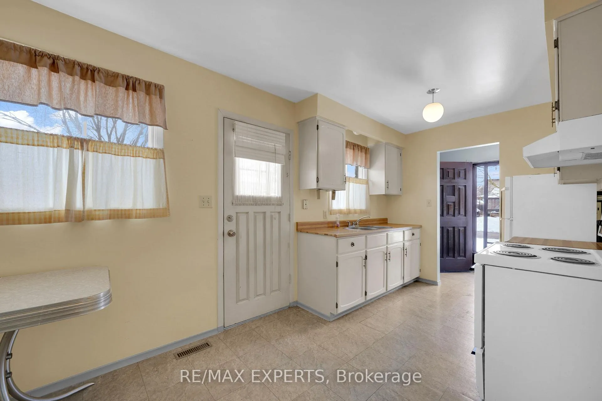 Photo 9 of 3 Milne Street, New Tecumseth, Alliston — HOMEH
