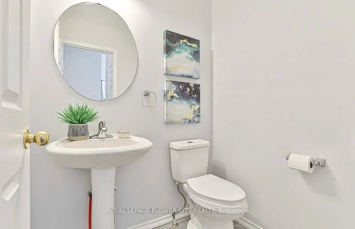Photo 9 of 852 Taggart Crescent, Oshawa, Pinecrest — HOMEH