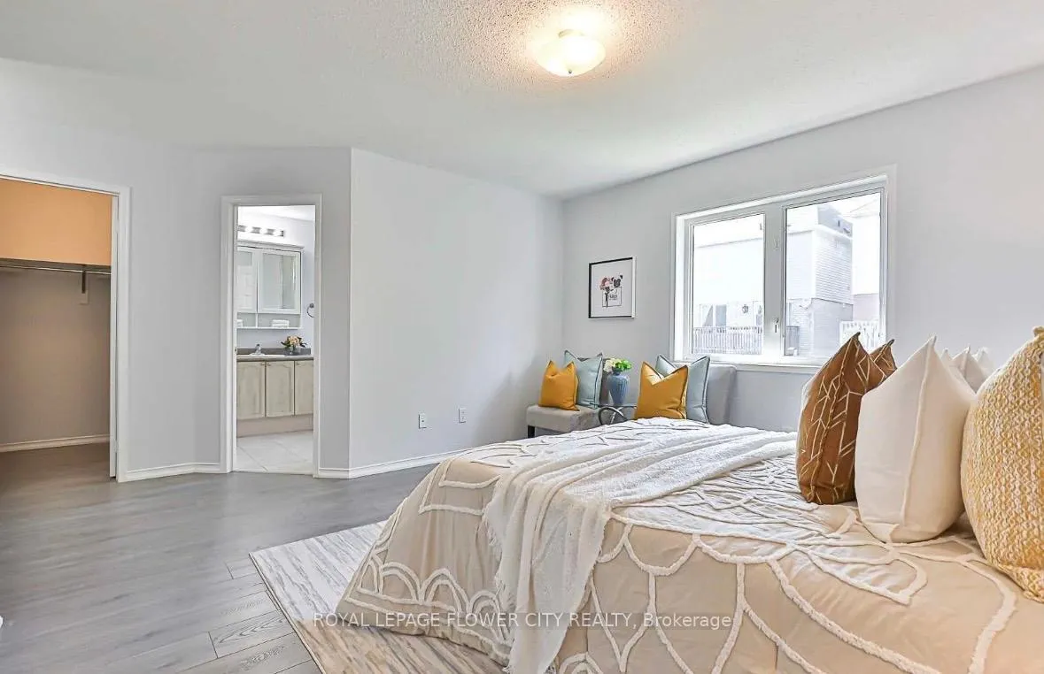 Photo 12 of 852 Taggart Crescent, Oshawa, Pinecrest — HOMEH