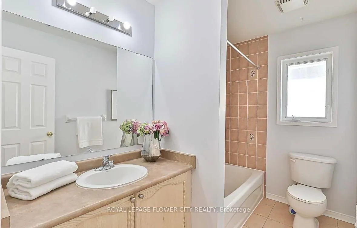 Photo 17 of 852 Taggart Crescent, Oshawa, Pinecrest — HOMEH