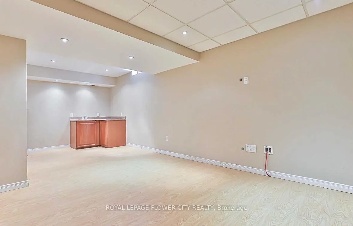 Photo 19 of 852 Taggart Crescent, Oshawa, Pinecrest — HOMEH