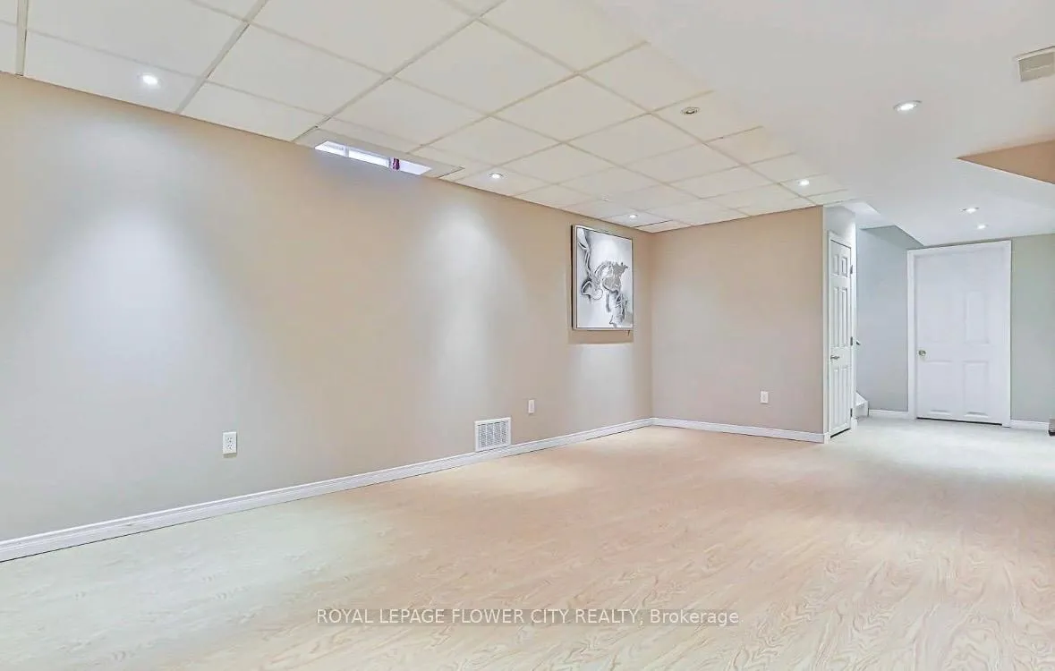 Photo 20 of 852 Taggart Crescent, Oshawa, Pinecrest — HOMEH