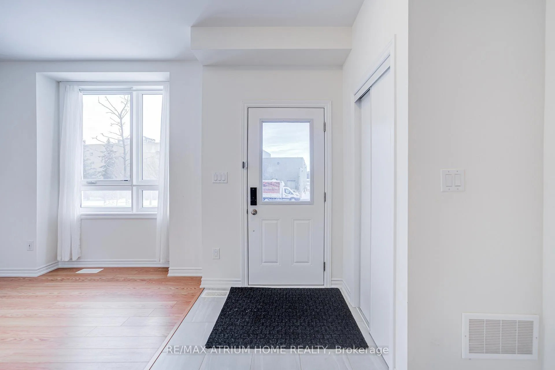 Photo 10 of 60 Imperial College Lane, Markham, Wismer — HOMEH