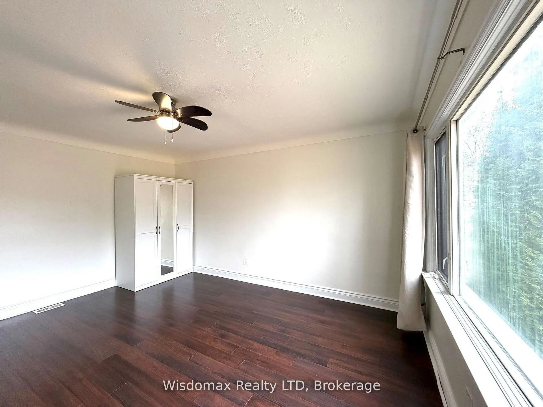 Photo 2 of Unit mainfloor, 6481 Erwin Crescent, Niagara Falls, Dorchester — HOMEH