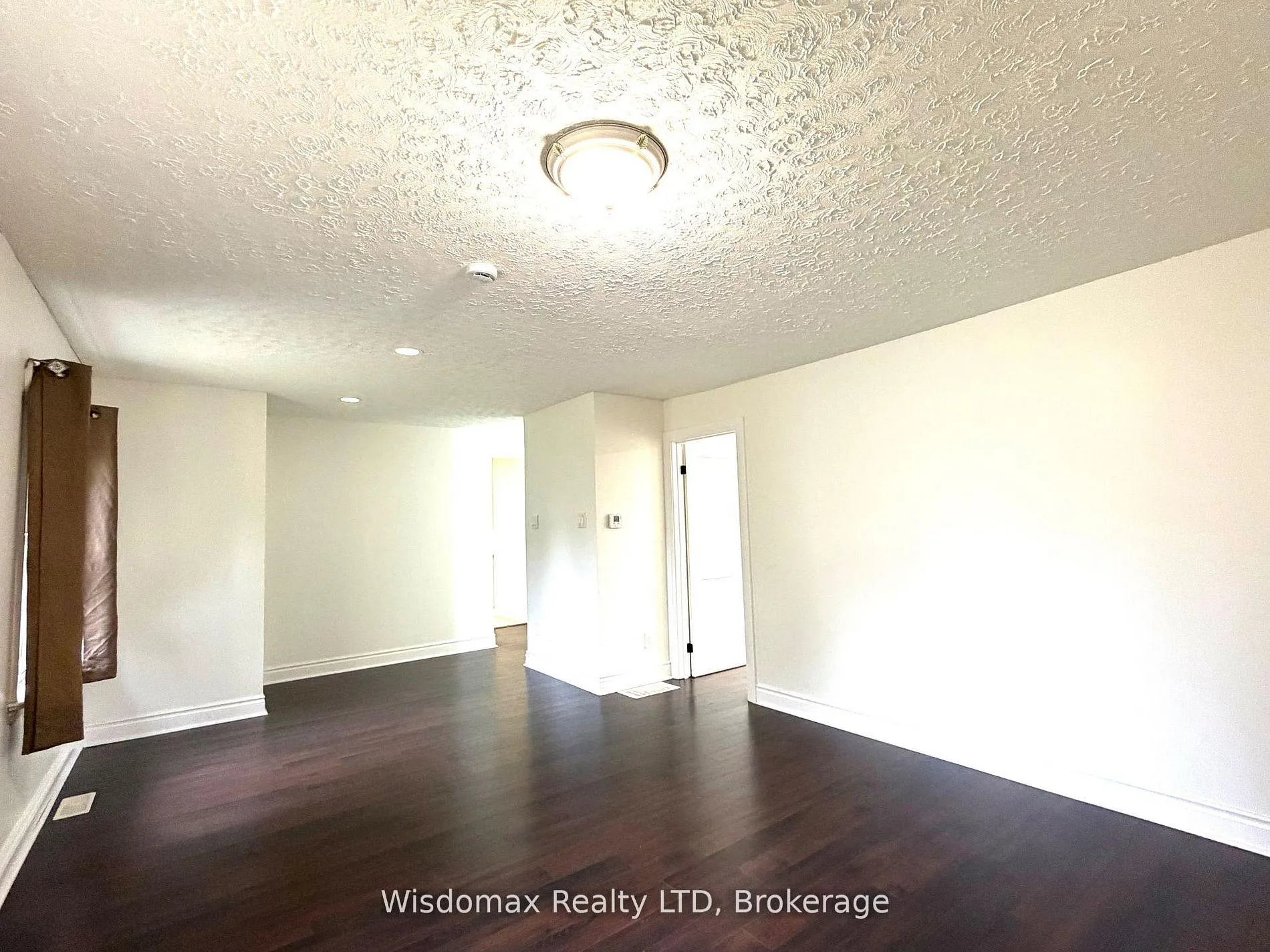 Photo 3 of Unit mainfloor, 6481 Erwin Crescent, Niagara Falls, Dorchester — HOMEH