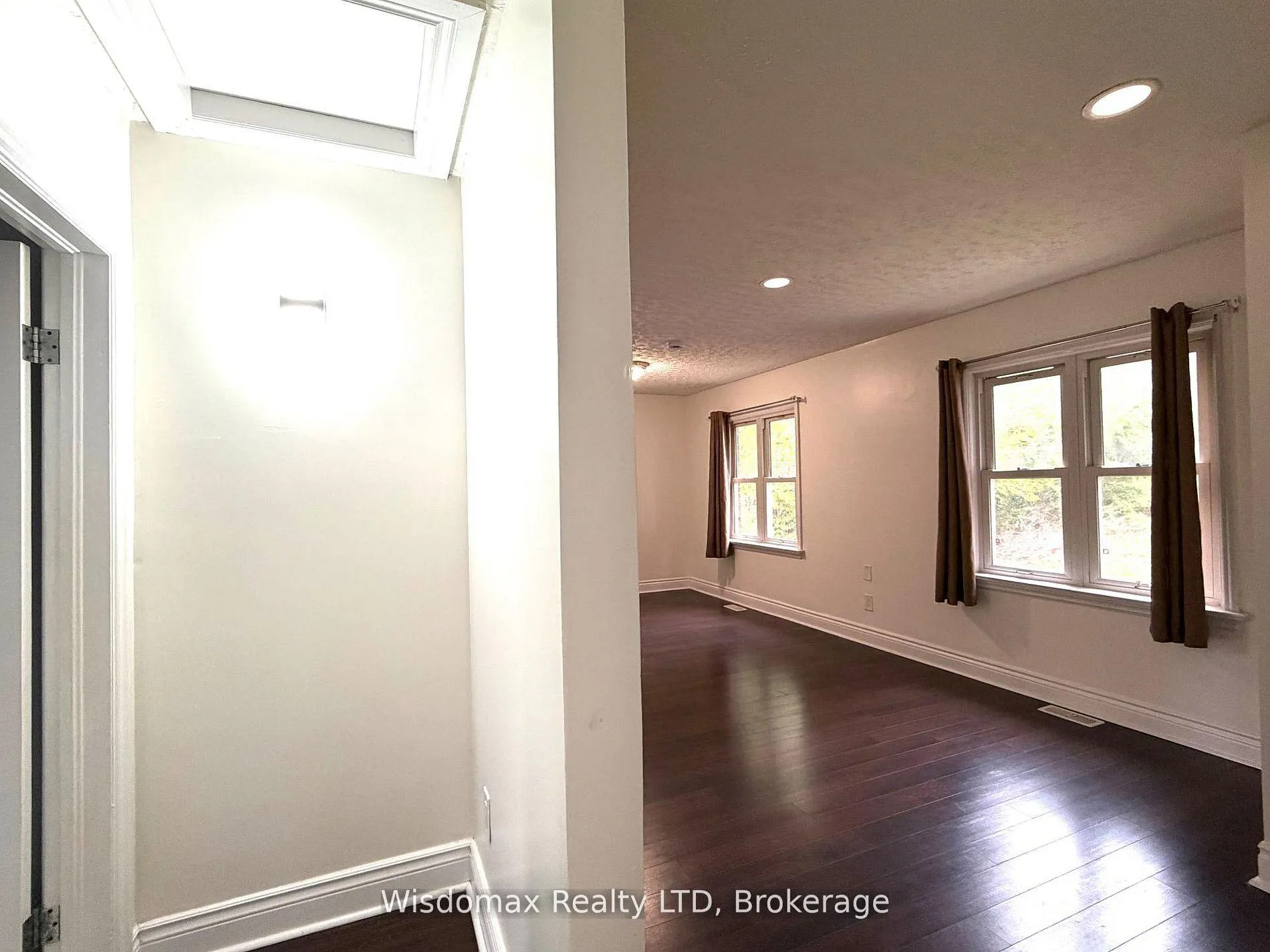 Photo 4 of Unit mainfloor, 6481 Erwin Crescent, Niagara Falls, Dorchester — HOMEH