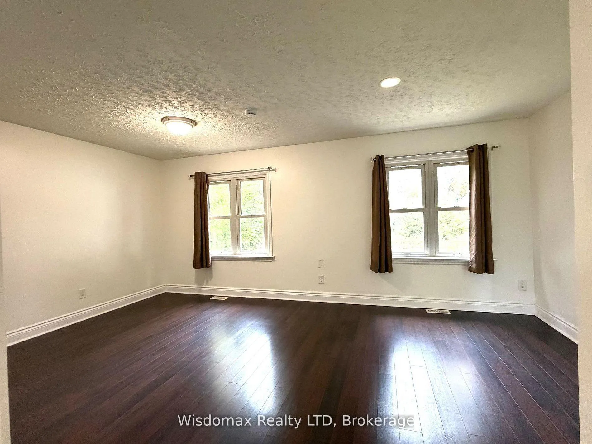Photo 9 of Unit mainfloor, 6481 Erwin Crescent, Niagara Falls, Dorchester — HOMEH