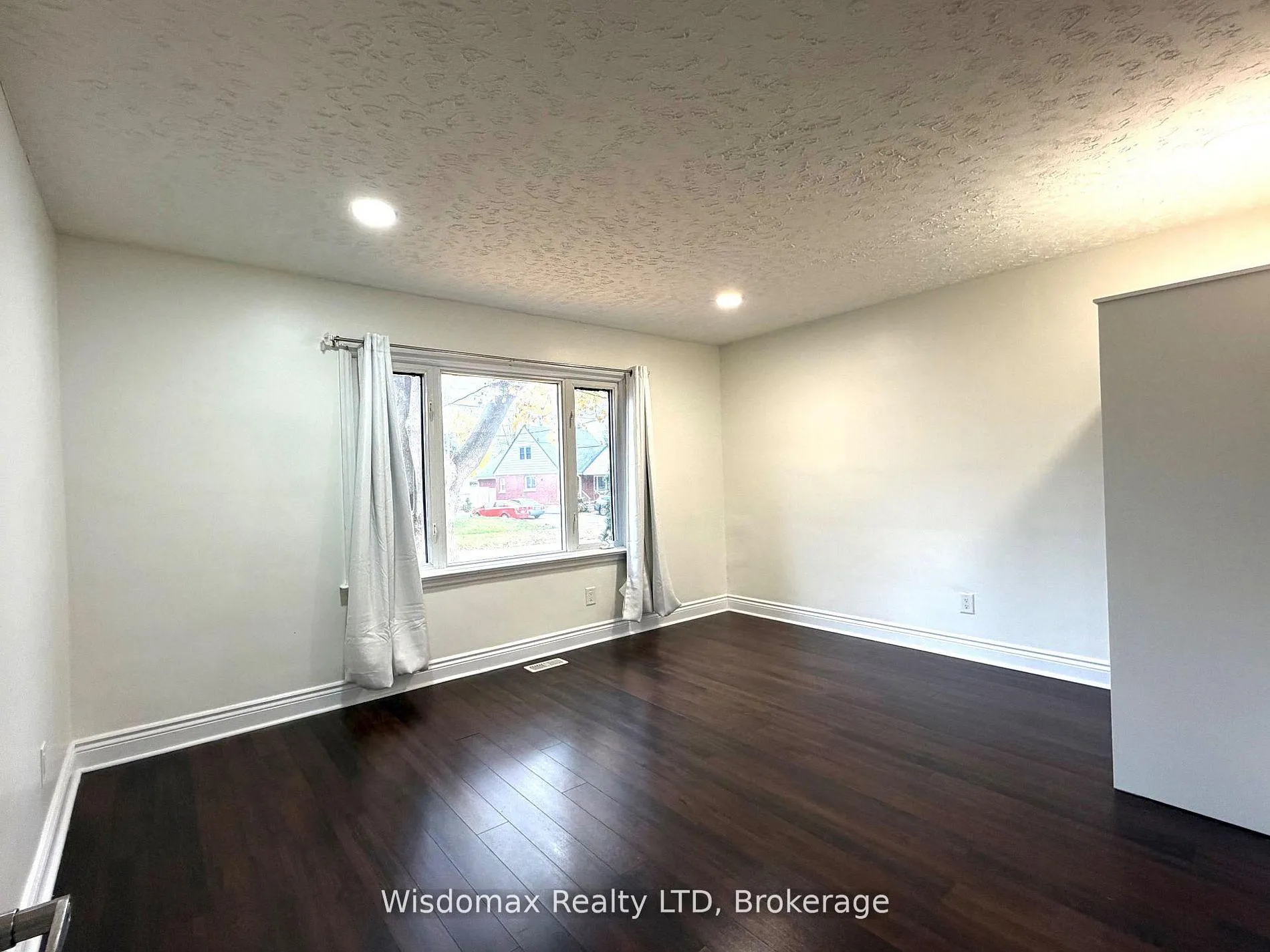 Photo 10 of Unit mainfloor, 6481 Erwin Crescent, Niagara Falls, Dorchester — HOMEH