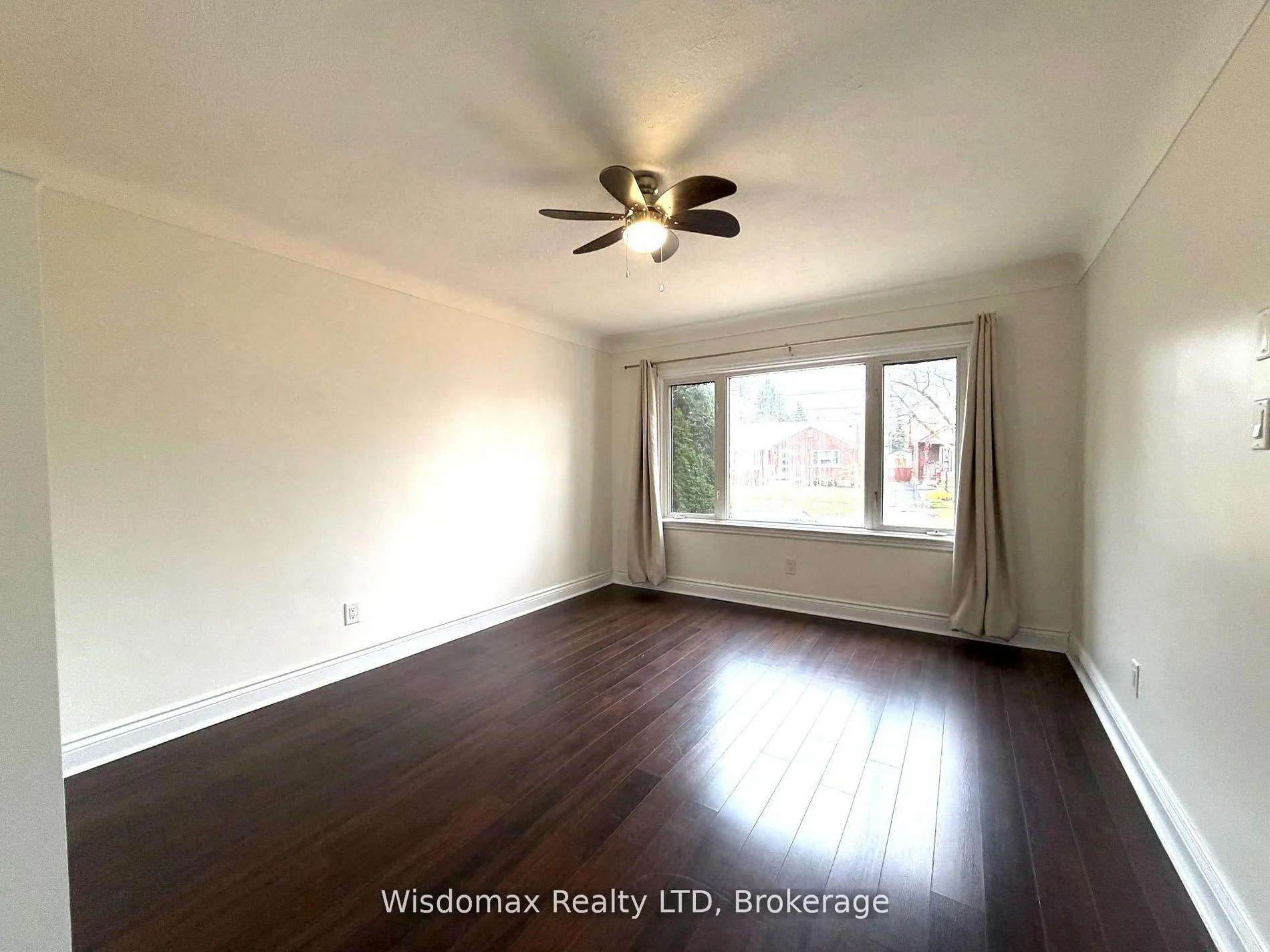 Photo 11 of Unit mainfloor, 6481 Erwin Crescent, Niagara Falls, Dorchester — HOMEH