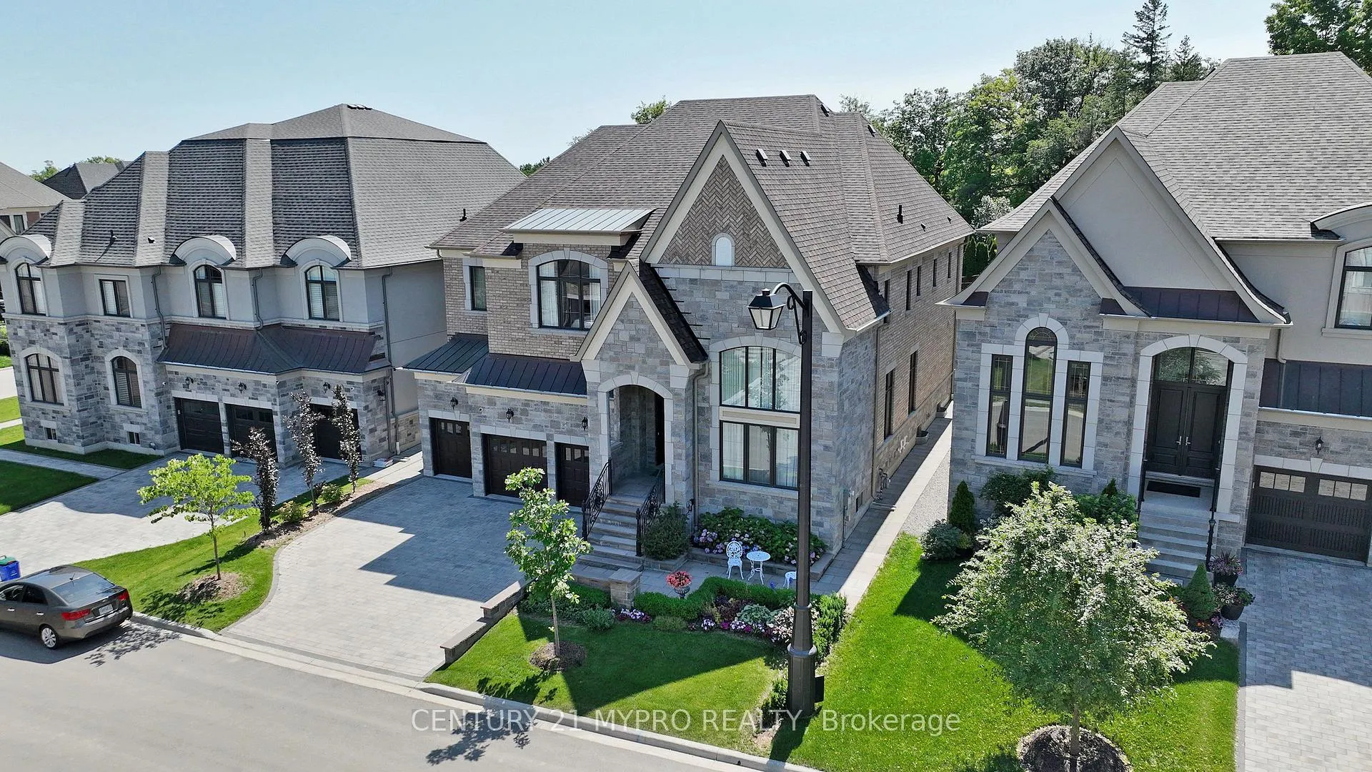 Photo 3 of 140 Lady Jessica Drive, Vaughan, Patterson — HOMEH