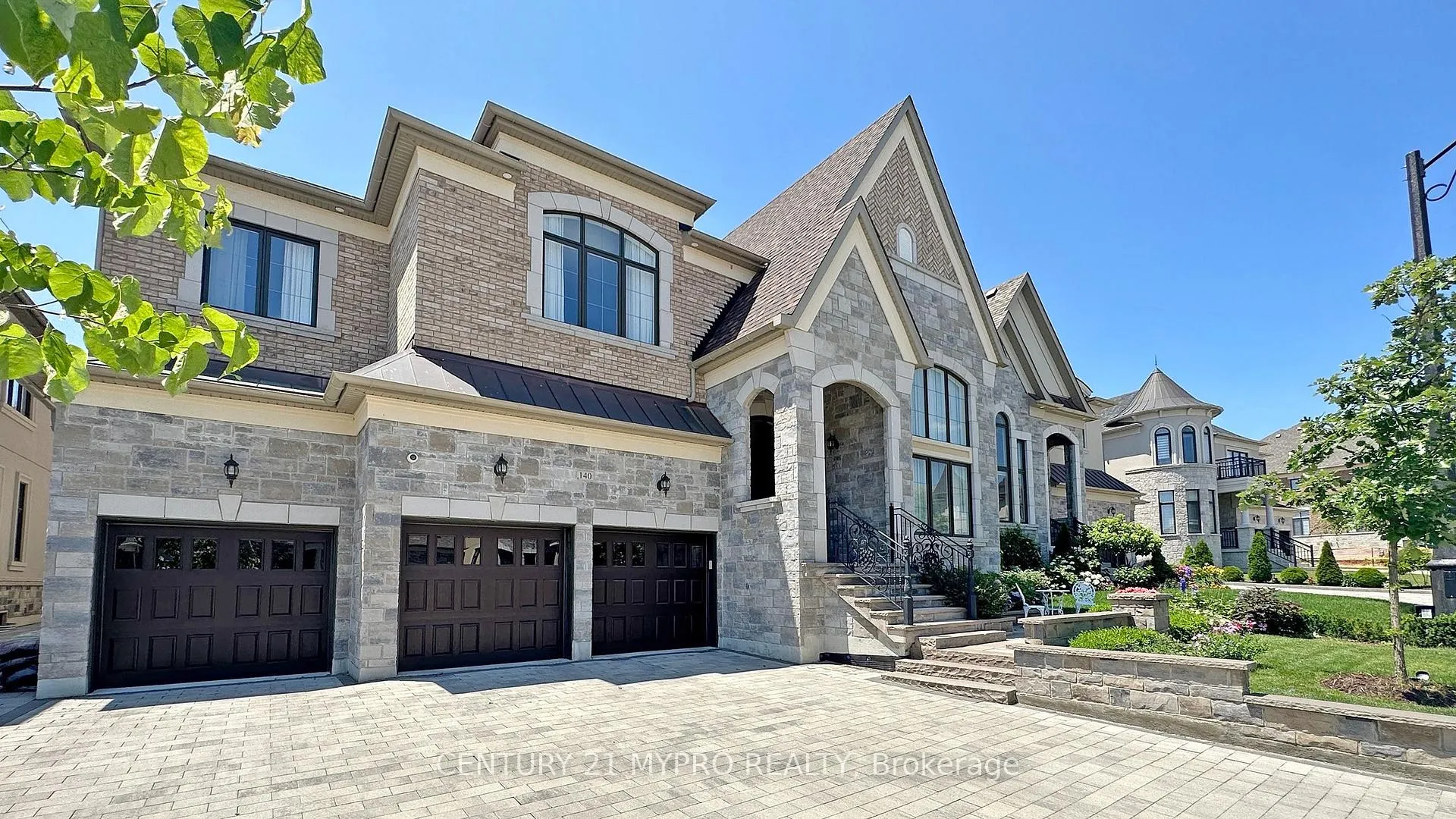 Photo 4 of 140 Lady Jessica Drive, Vaughan, Patterson — HOMEH
