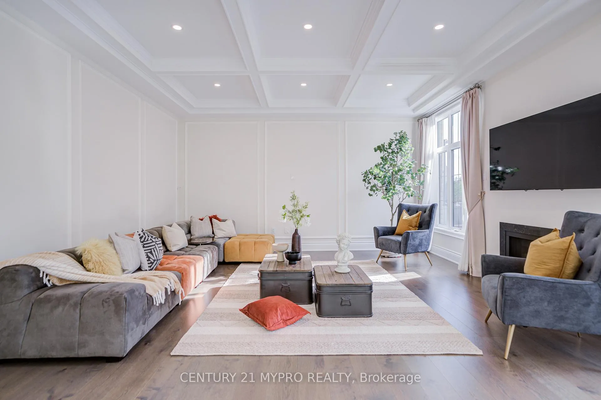 Photo 13 of 140 Lady Jessica Drive, Vaughan, Patterson — HOMEH