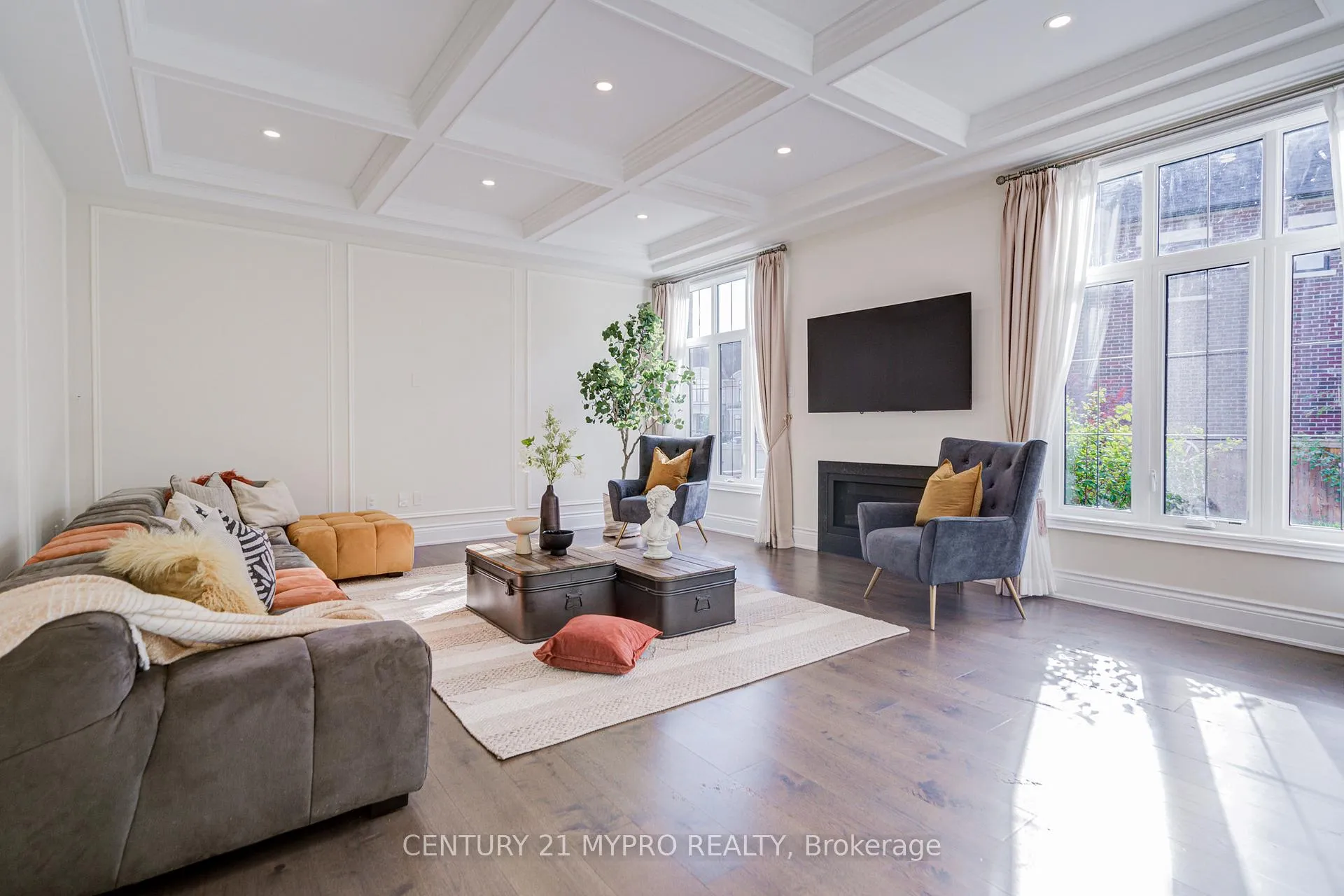 Photo 15 of 140 Lady Jessica Drive, Vaughan, Patterson — HOMEH