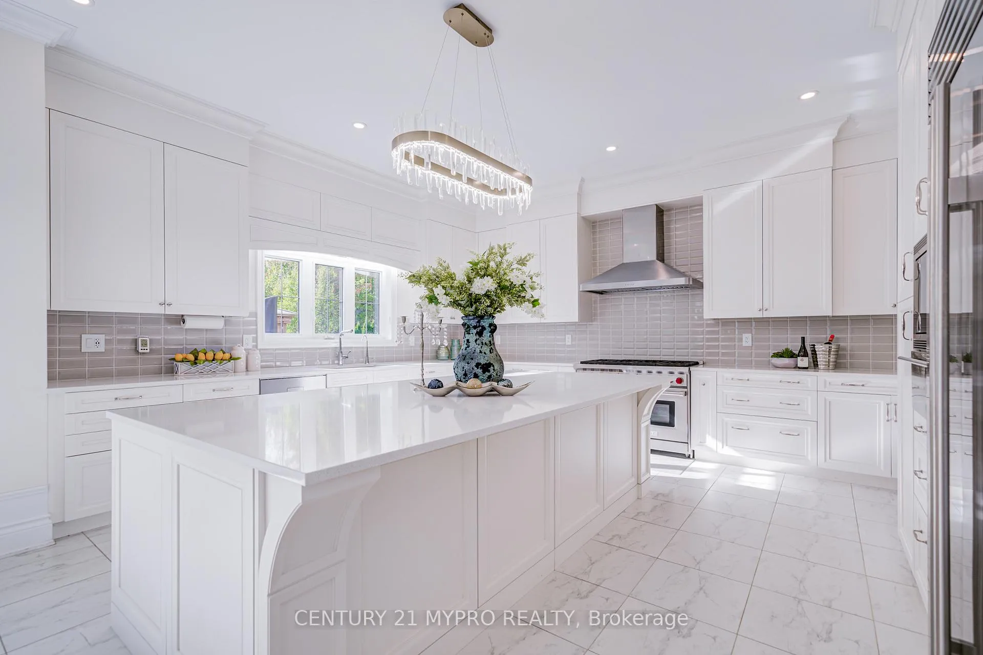 Photo 20 of 140 Lady Jessica Drive, Vaughan, Patterson — HOMEH
