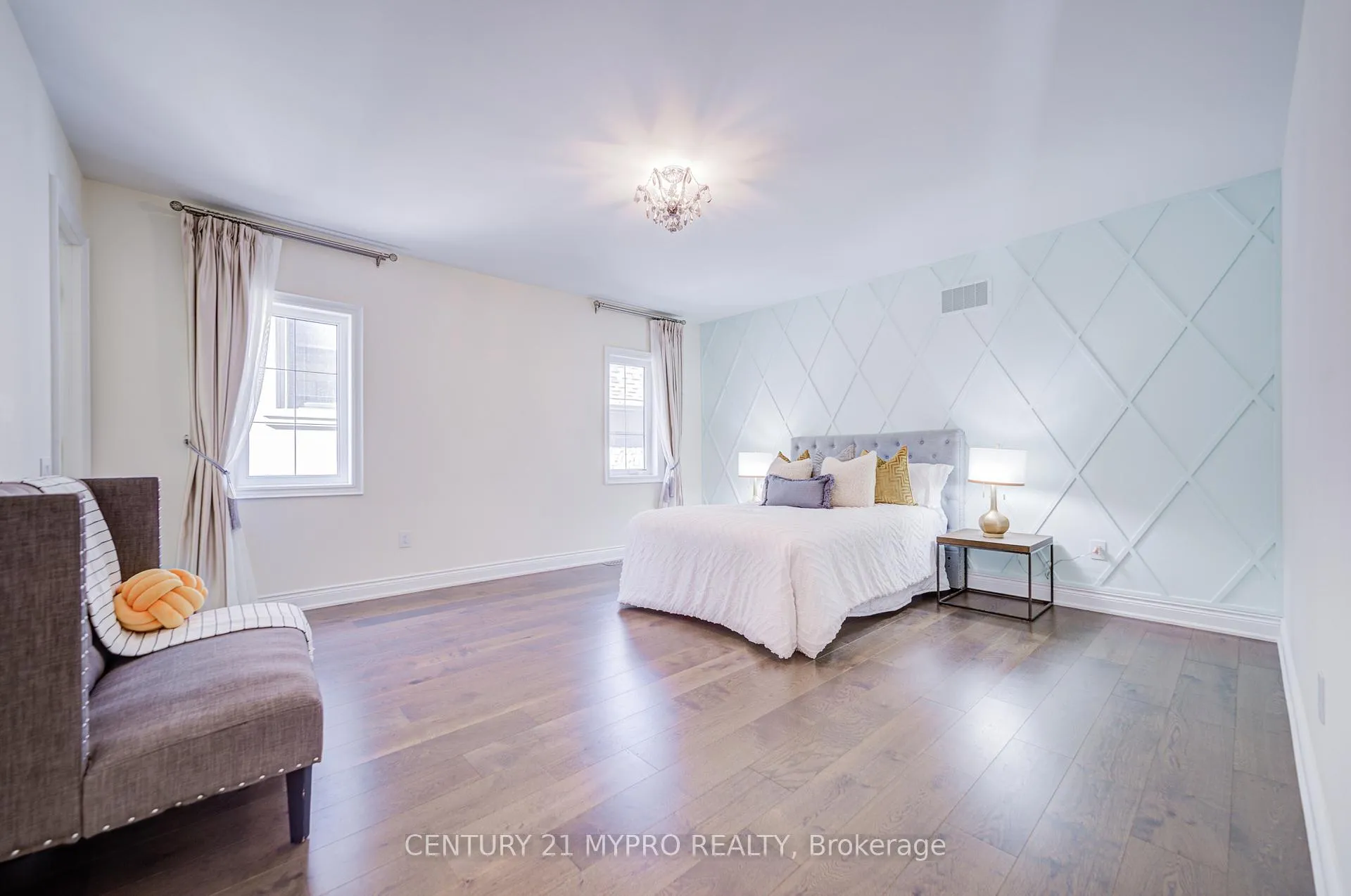 Photo 33 of 140 Lady Jessica Drive, Vaughan, Patterson — HOMEH