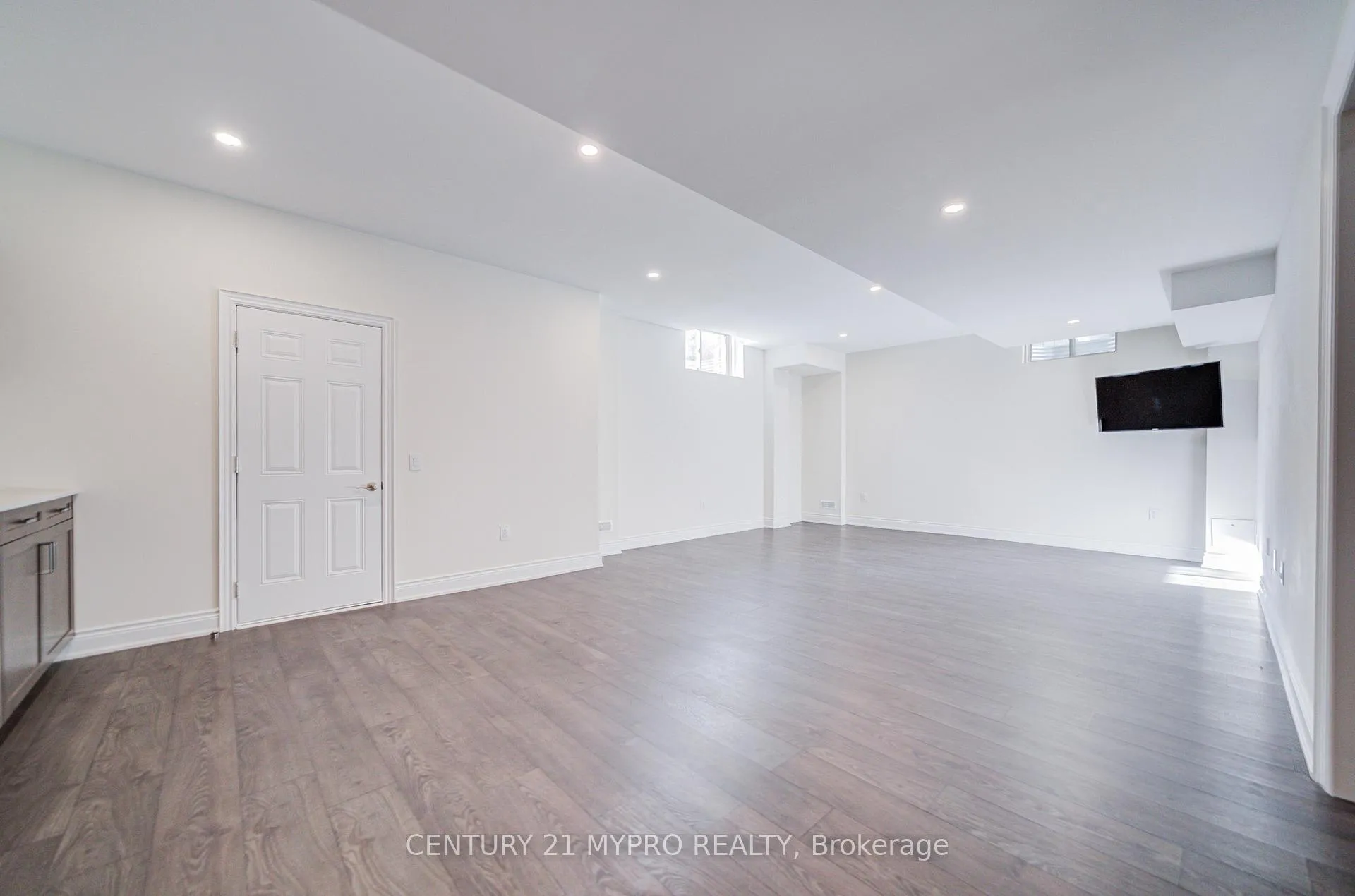 Photo 39 of 140 Lady Jessica Drive, Vaughan, Patterson — HOMEH